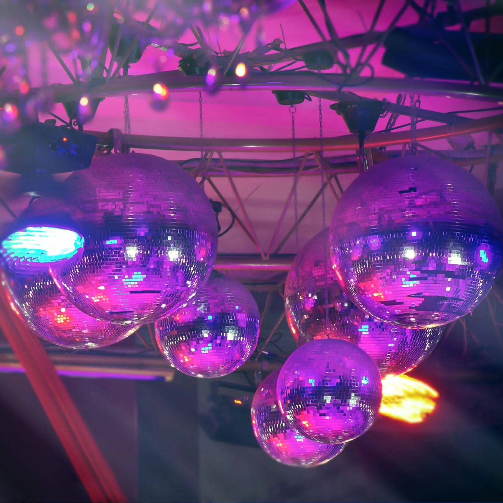 1.5 RPM Speed Disco Ball Motor Heavy Duty Mirror Ball Electric Slow Motor Rotator Supports 4'' - 16'' Mirror Balls for Dj，Family party,Bands,Christm,Party 1.5 RPM Motor - Image 6