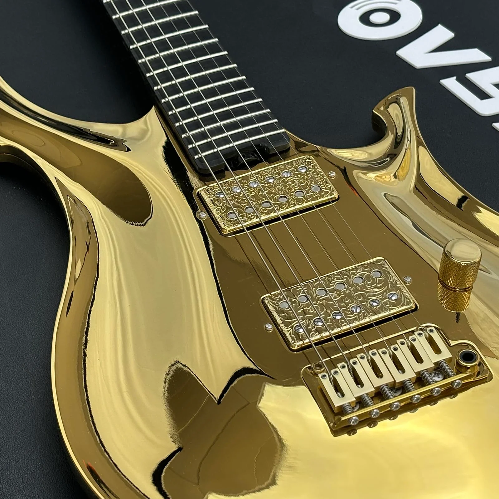 10.8mm Electric Guitar Bridge Gold 2-Point Tremolo Bridge with Zinc Alloy Saddles Brass Block 6 String Guitar Bridge Compatible with Start ST Electric Guitar Replacement Parts - Image 4