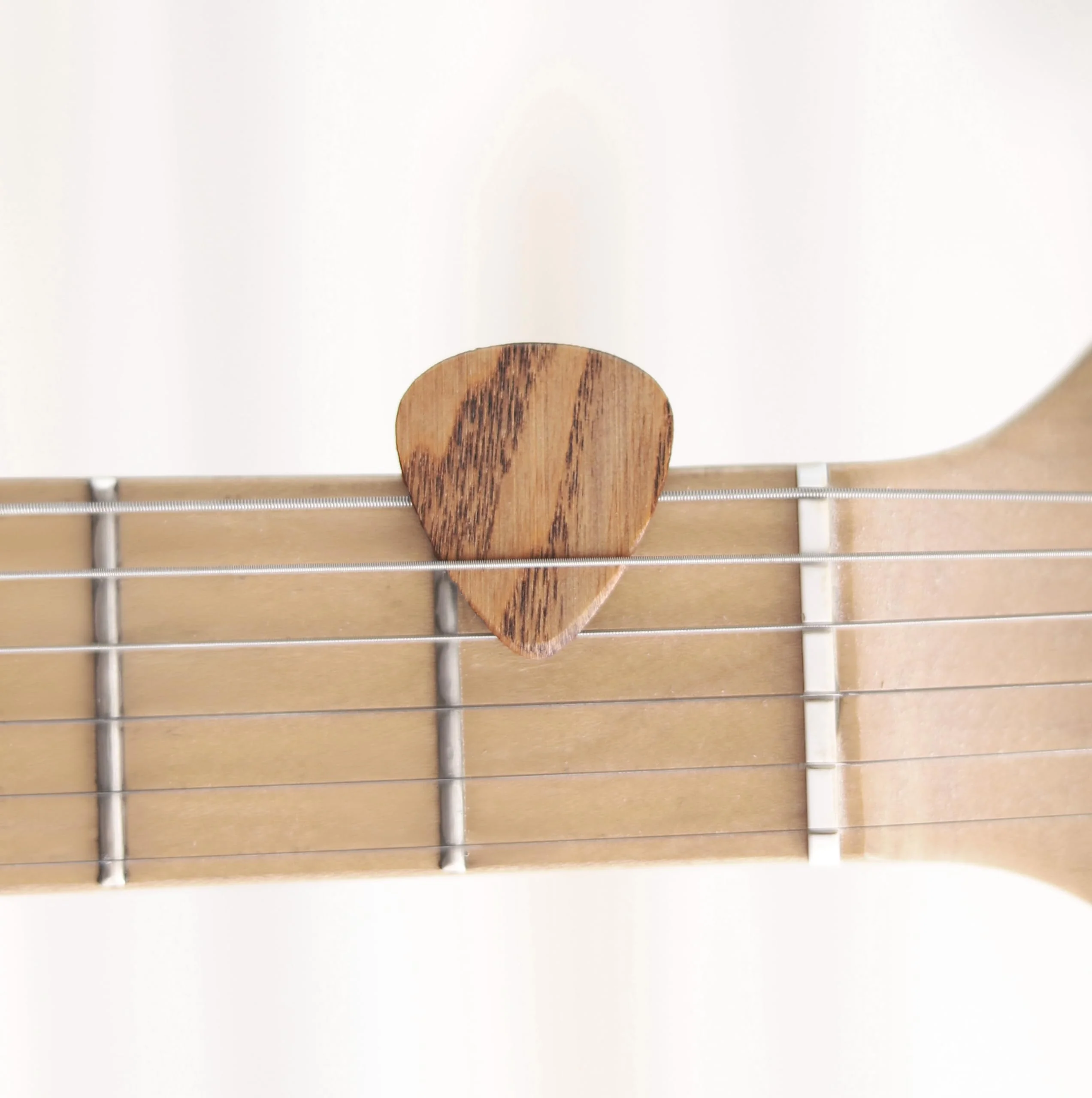 12 Pack Wood Guitar Picks - Guitar Picks for Acoustic and Electric Guitar, 1.6mm Thickness, Heavy Thickness Guitar Pick, for Bass Guitar, Ukulele - Image 7