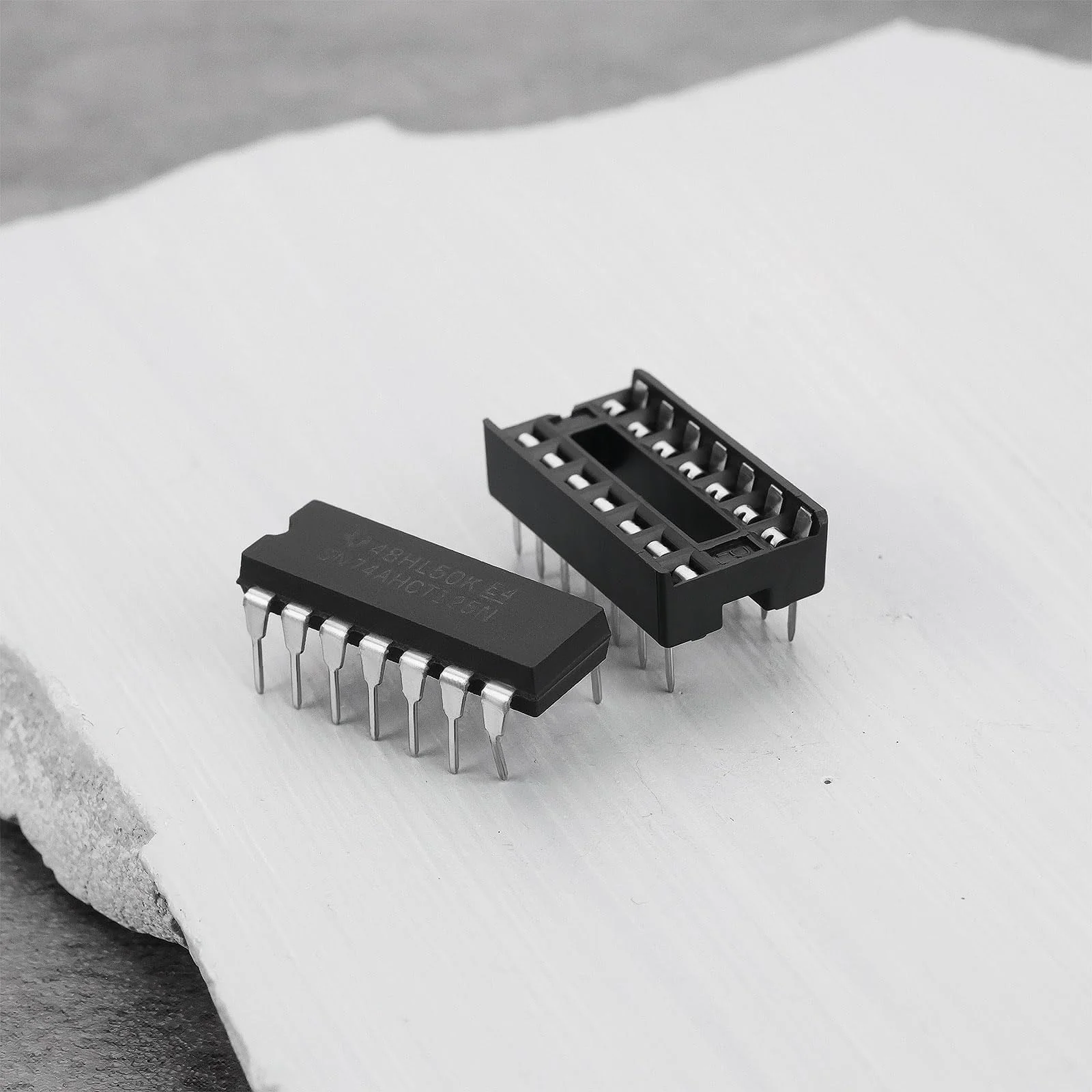5 Sets of SN74AHCT125N Quad Bus Buffer Three-State Outputs Chips with Sockets for Digital Circuits Buffering - Image 5