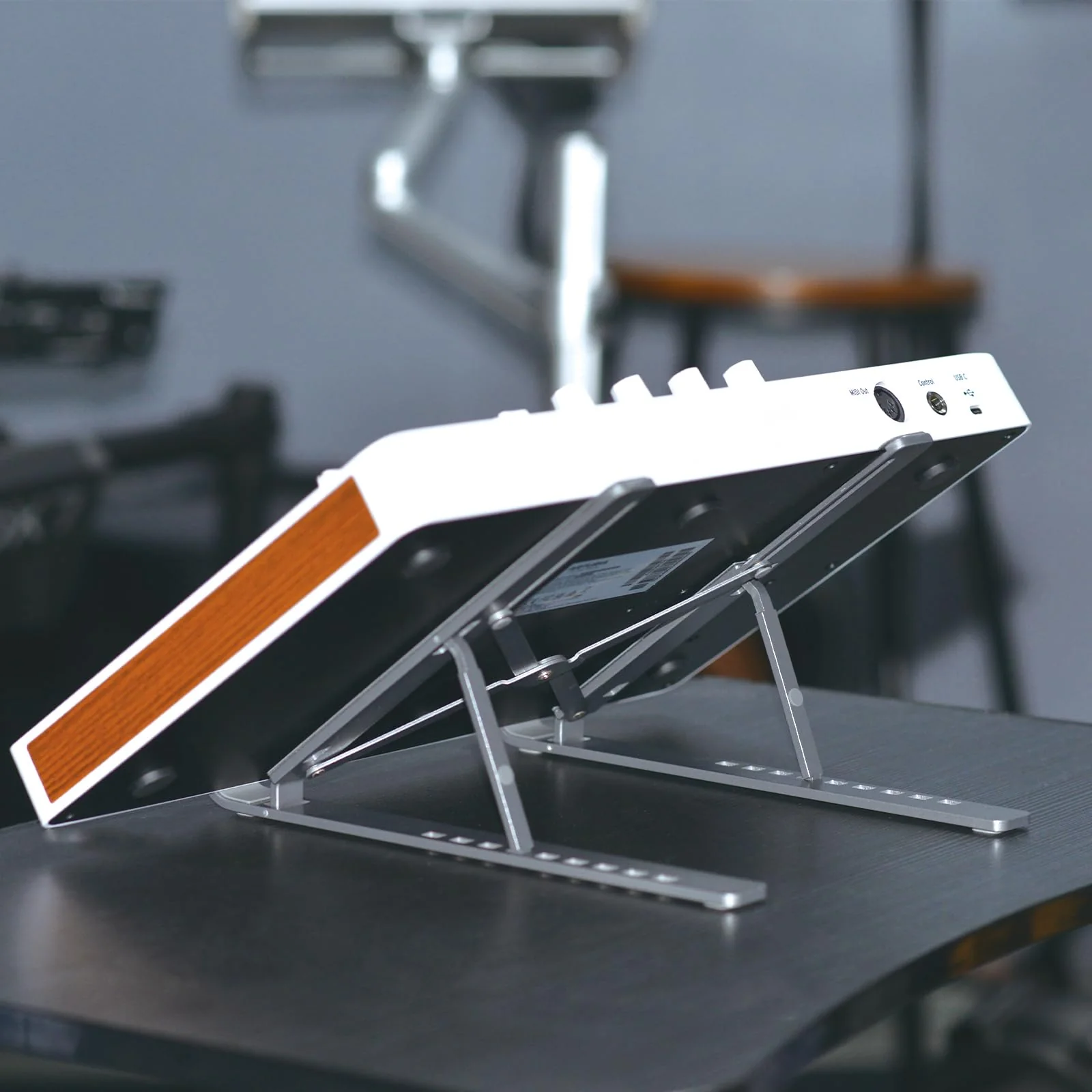 Adjustable Drum Controller Audio Device Stand Holder, Compatible with Native Instruments Maschine Plus Mk3 - Image 6