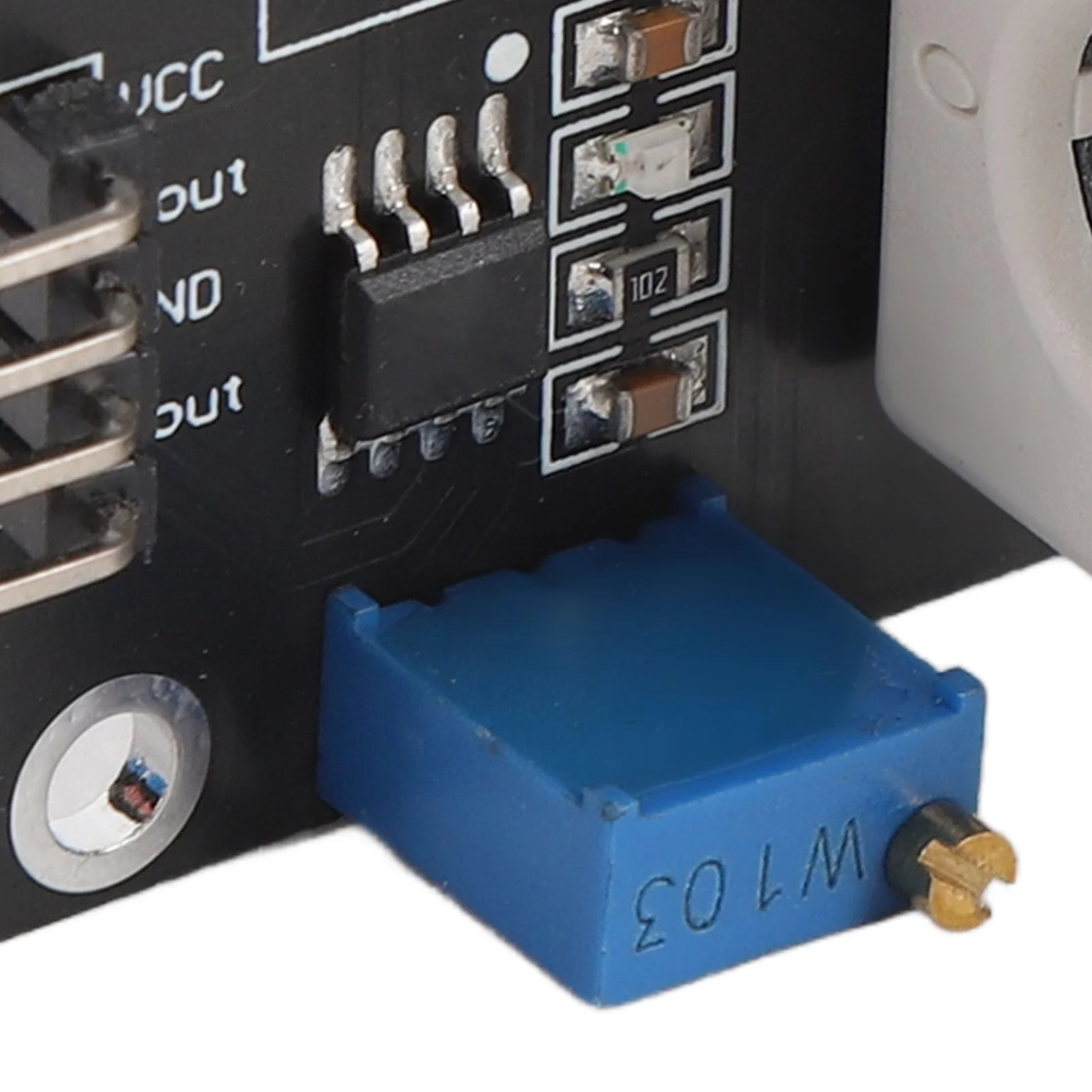 Adjustable Hall Effect Current Sensor Module, Short Circuit Overcurrent Protection, DC±100A, Hall Current Sensor Module Detector Board with Signal Output Indicator - Image 7
