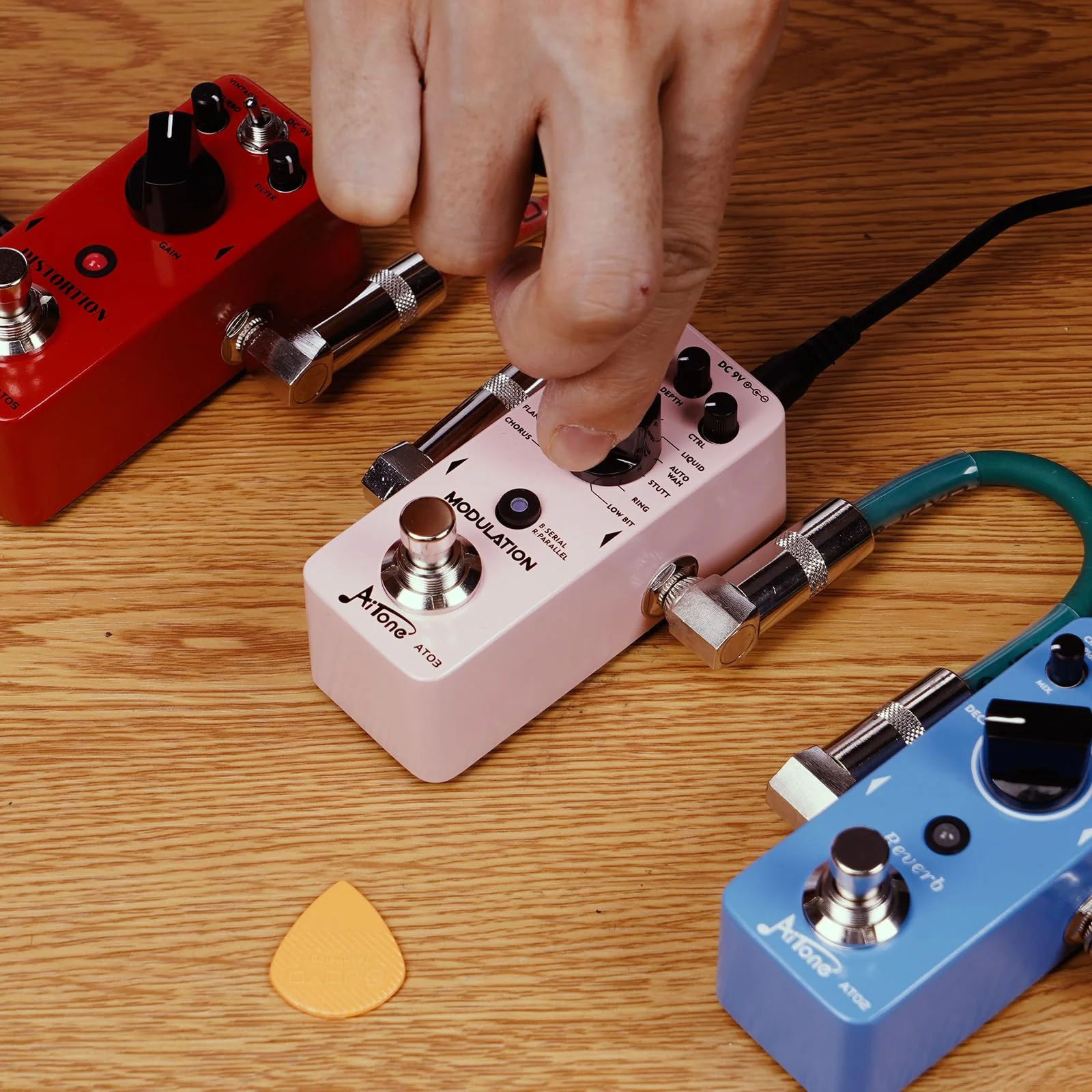 AITONE Modulation Pedal for Electric Guitar with Chorus Flanger Tremolo Phaser Vibrato Multi Digital Guitar Pedals 11 Modulation Modes (AT-03) Light pink - Image 8