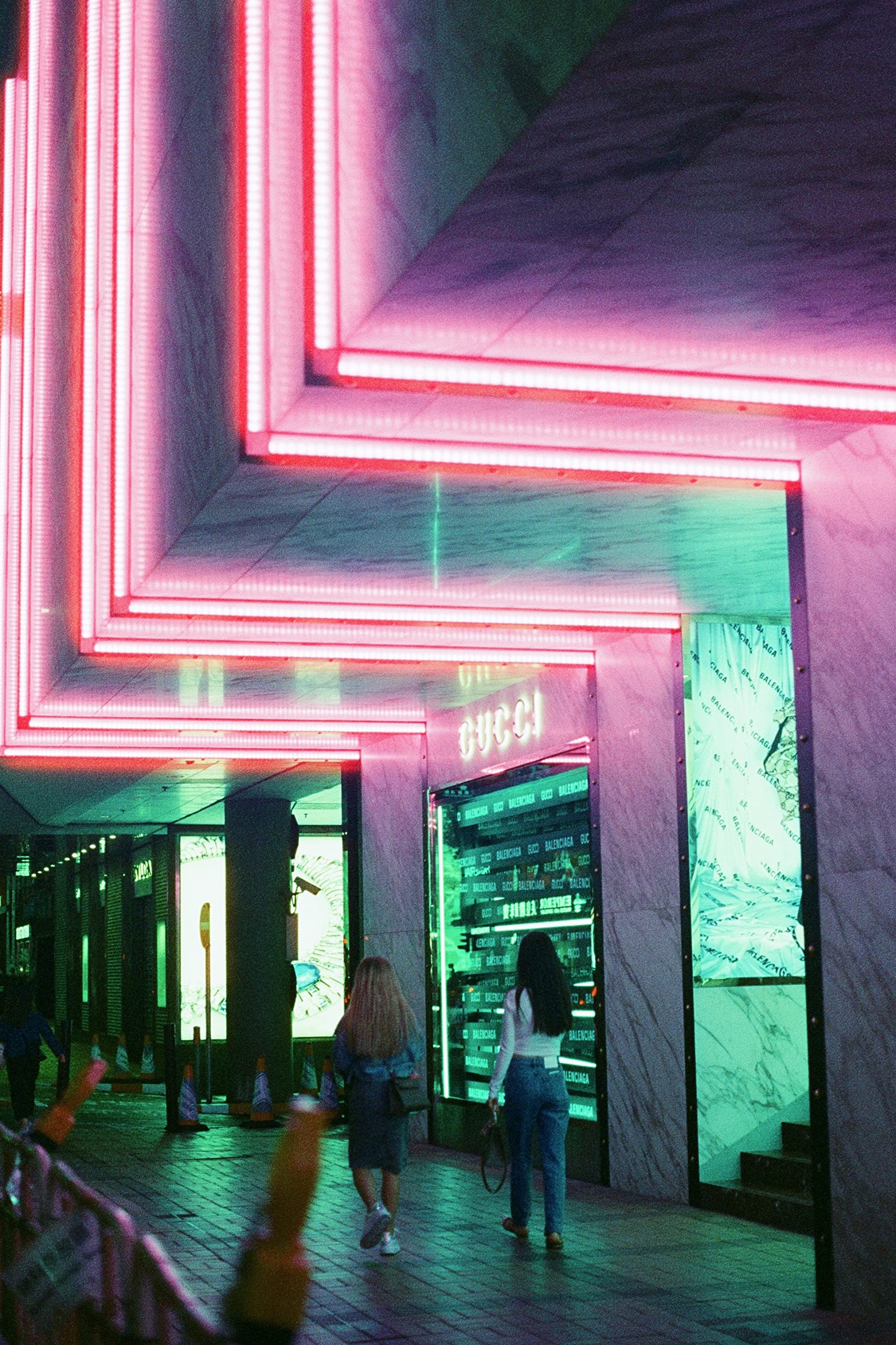 Amber 800 35mm Color Negative Cine Film, 27 Exposures, ISO800, 135, Cinematic, Motion Picture Style - Image 4