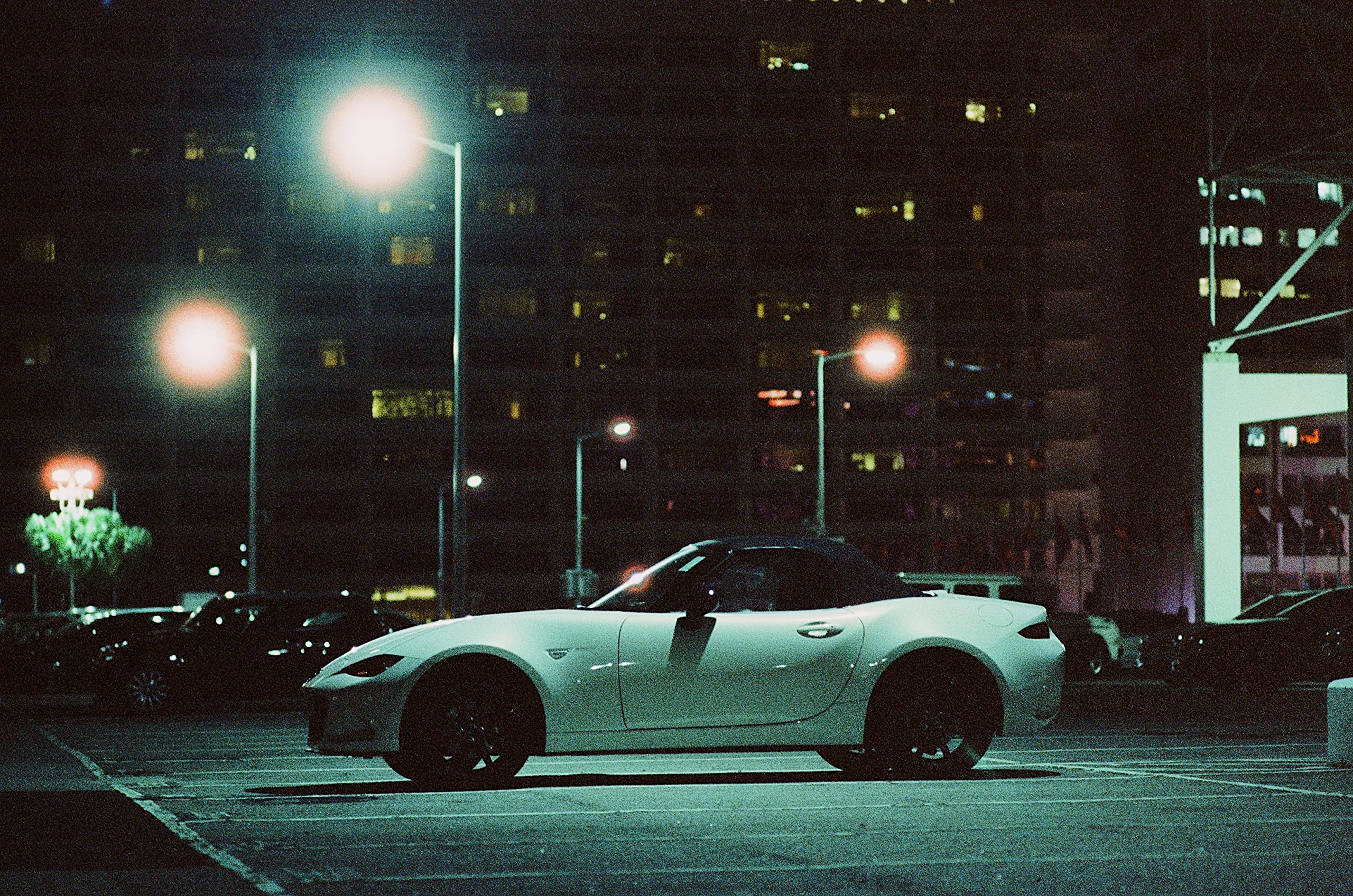 Amber 800 35mm Color Negative Cine Film, 27 Exposures, ISO800, 135, Cinematic, Motion Picture Style - Image 7