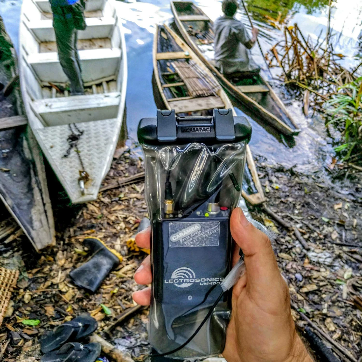 Aquapac Waterproof Case For Radio Microphone Medium, 5 Year Warranty, Made in the UK, Professional Sound Engineer, For Wired Electronic Devices - Image 5