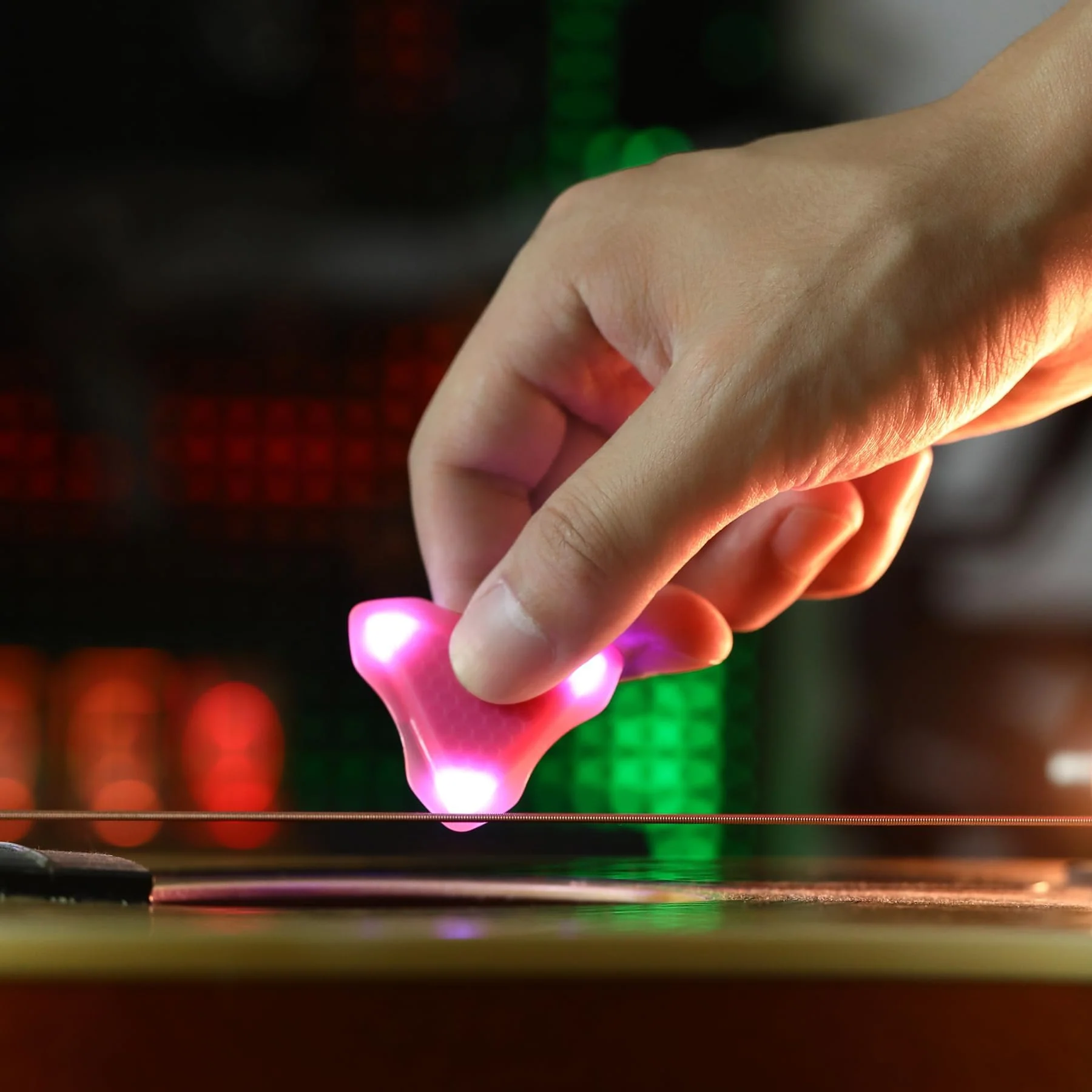 Auto Glowing LED Guitar Pick, Non-slip honeycomb touch, 3 Thickness Options for Electric Guitar,Bass Guitar Picks,White Light, XL size - Image 2