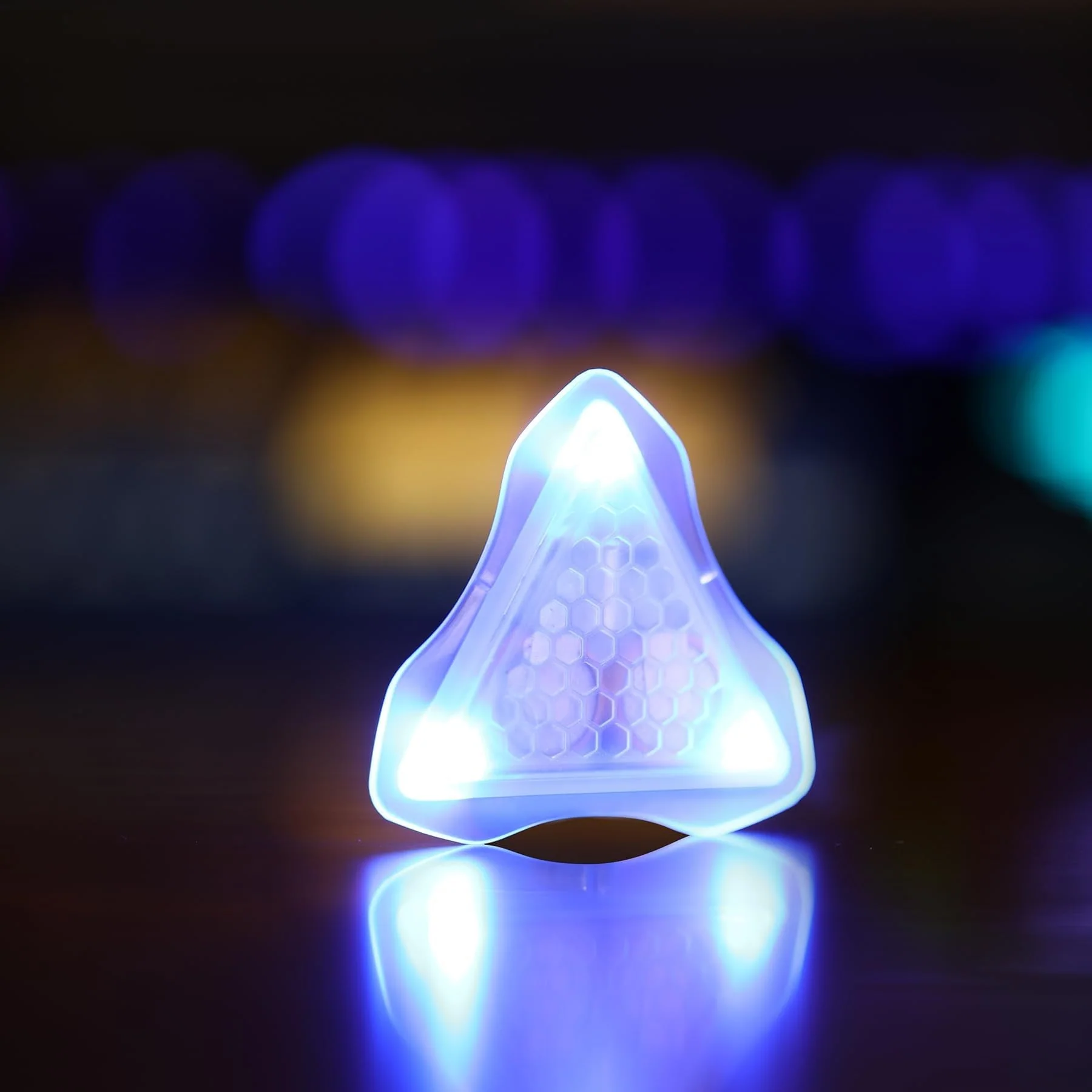 Auto Glowing LED Guitar Pick, Non-slip honeycomb touch, 3 Thickness Options for Electric Guitar,Bass Guitar Picks,White Light, XL size - Image 5