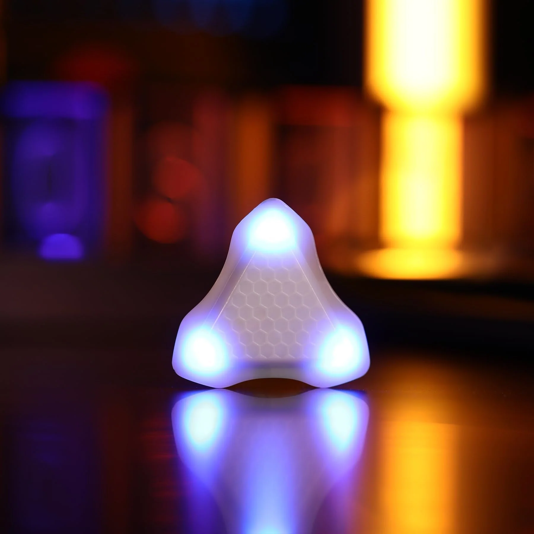 Auto Glowing LED Guitar Pick, Non-slip honeycomb touch, 3 Thickness Options for Electric Guitar,Bass Guitar Picks,White Light, XL size - Image 7