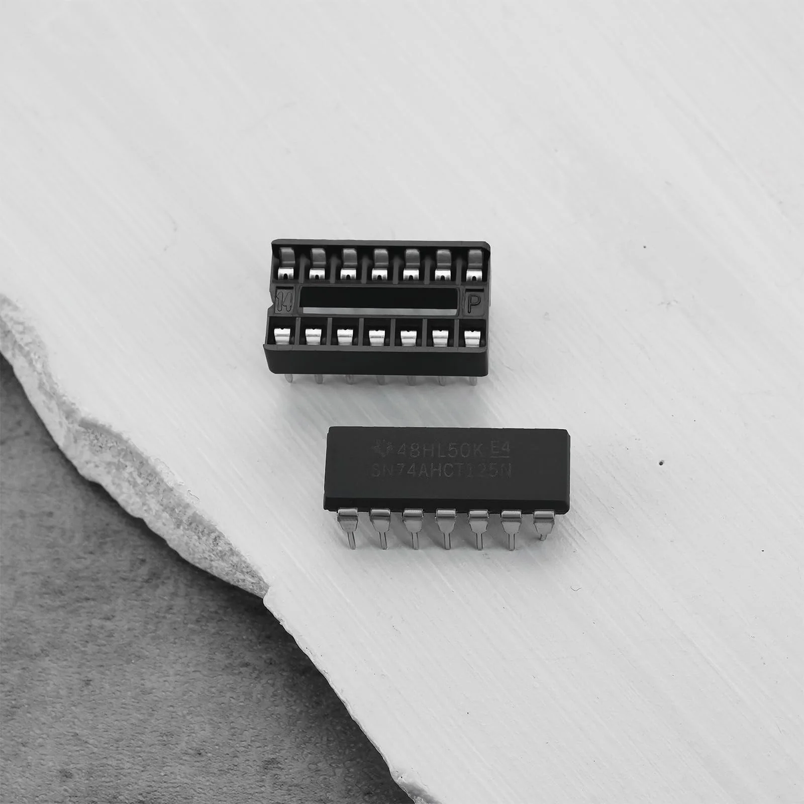 Be In Your Mind 5 Sets SN74AHCT125N Quad-Bus Buffer Chips with Three States and Sockets for Buffering Digital Circuits - Image 7