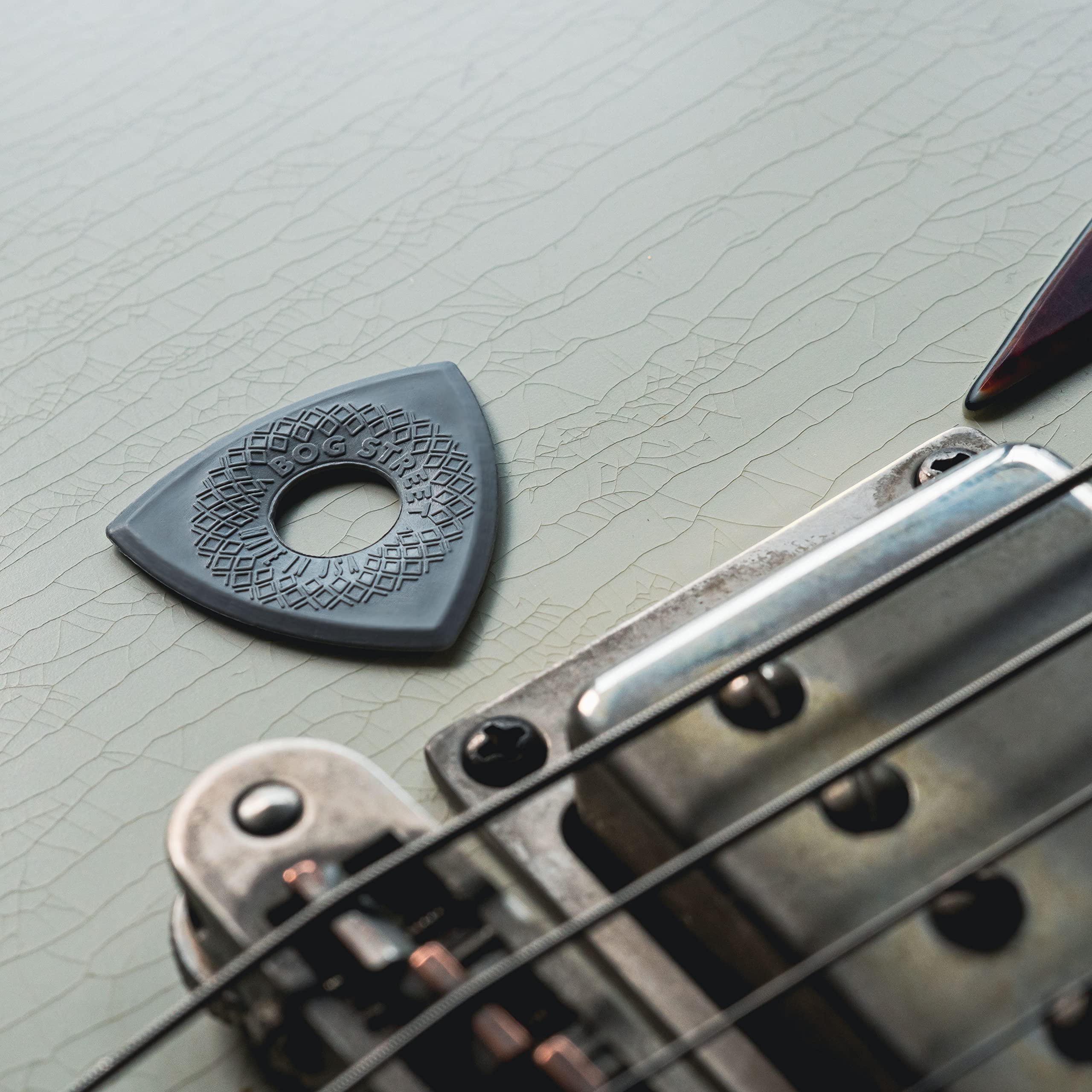 Bog Street BATTLE AXE Guitar Picks, Light, 3-Sided Ergonomic Thin Guitar Picks, Grey (6-Pack) 6-Pack - Image 3