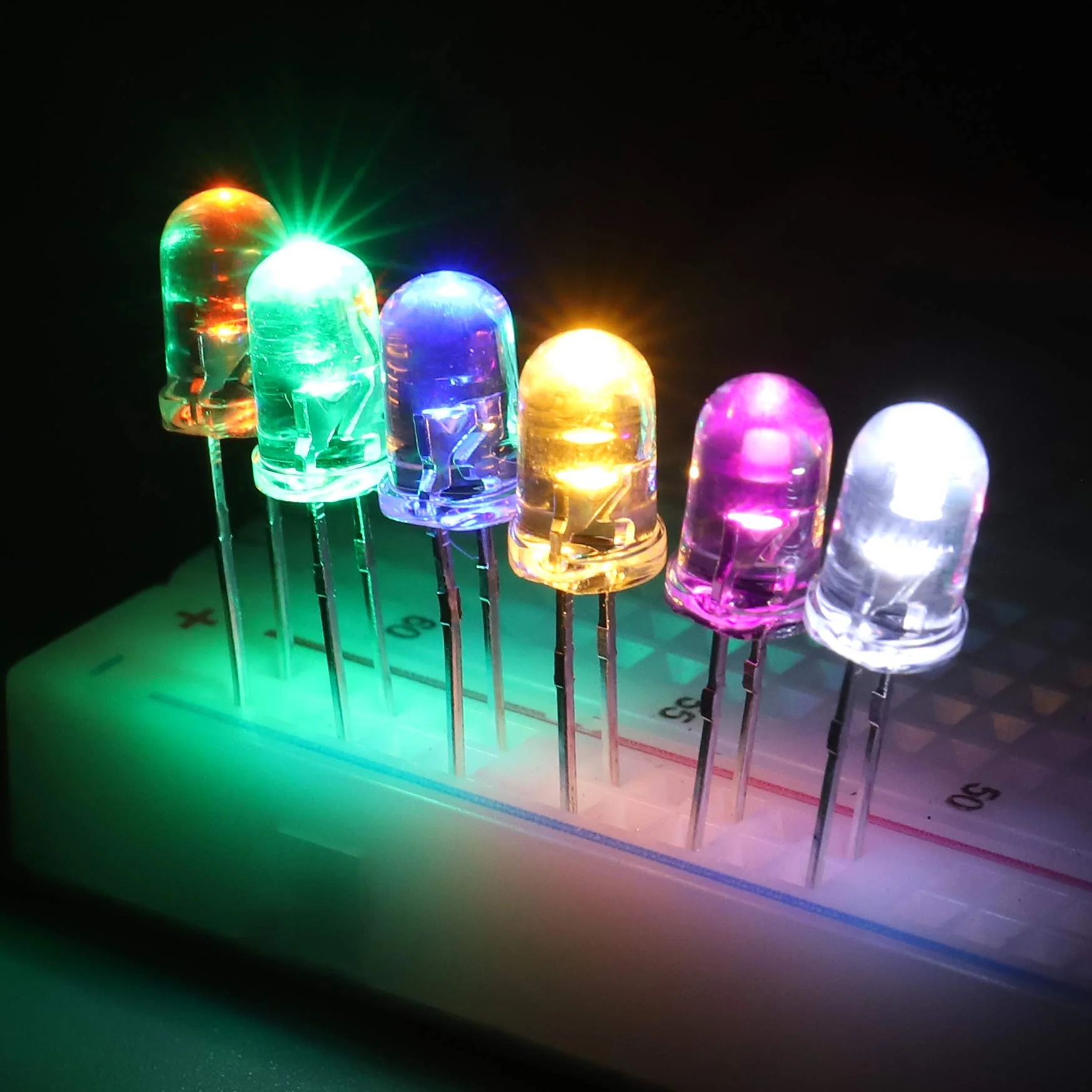 BOJACK 10 Colours 400 Pieces 3mm Lamp Diodes Assortment Kit Pack (Transparent, 2V - 3.2V, 20mA) Light Bulbs Electronic Components 3mm Light Emitting Diodes - Image 5