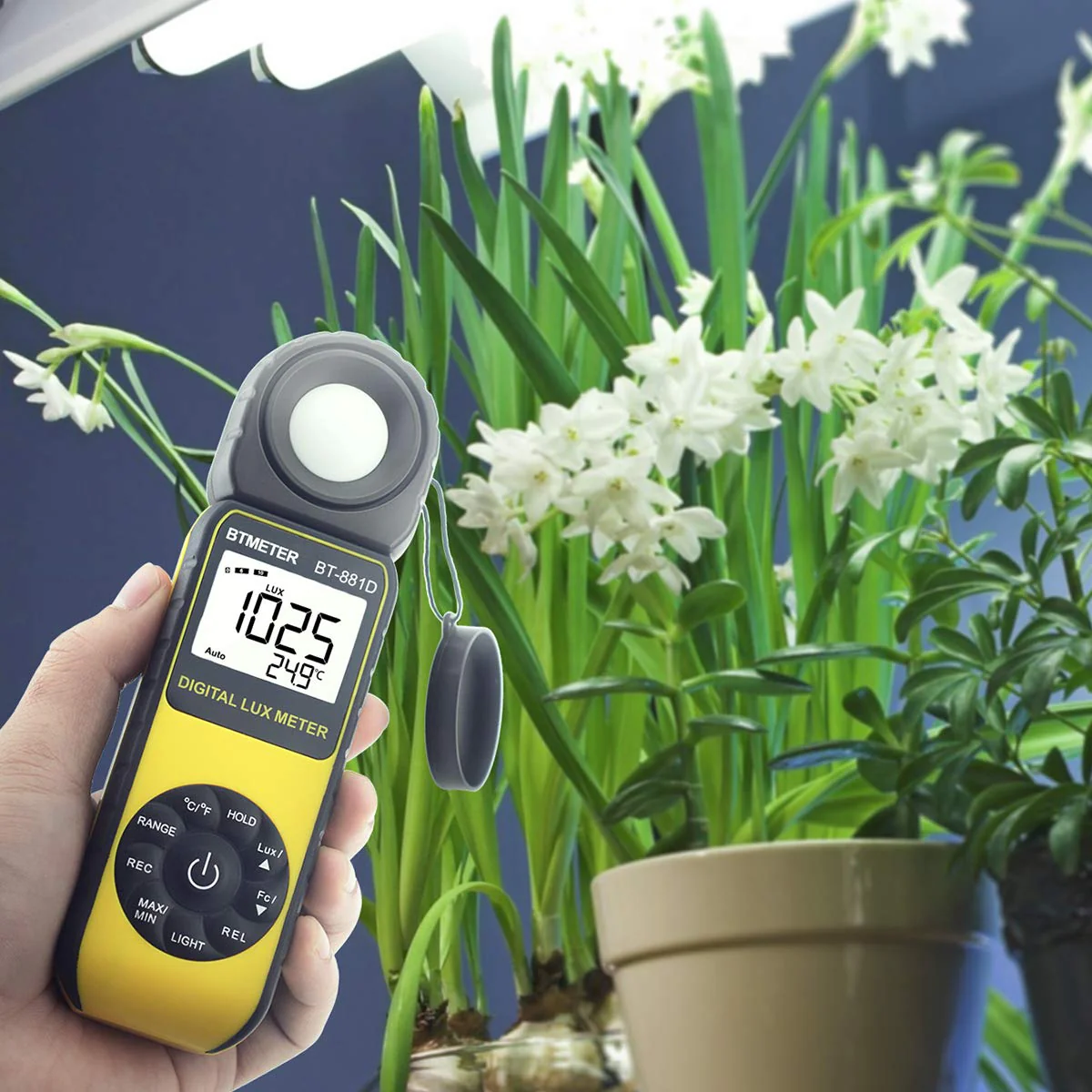 BTMETER BT-881D Digital Illuminance Light Meter, Measure Lights 0.01~400,000 Lux (0.01~40,000 FC) Foot Candles Luxmeter with 270º Rotated Sensor for Plants LED Lights Indoor Outdoor Light Tester BT881D (0.01~400,000 Lux) - Image 6