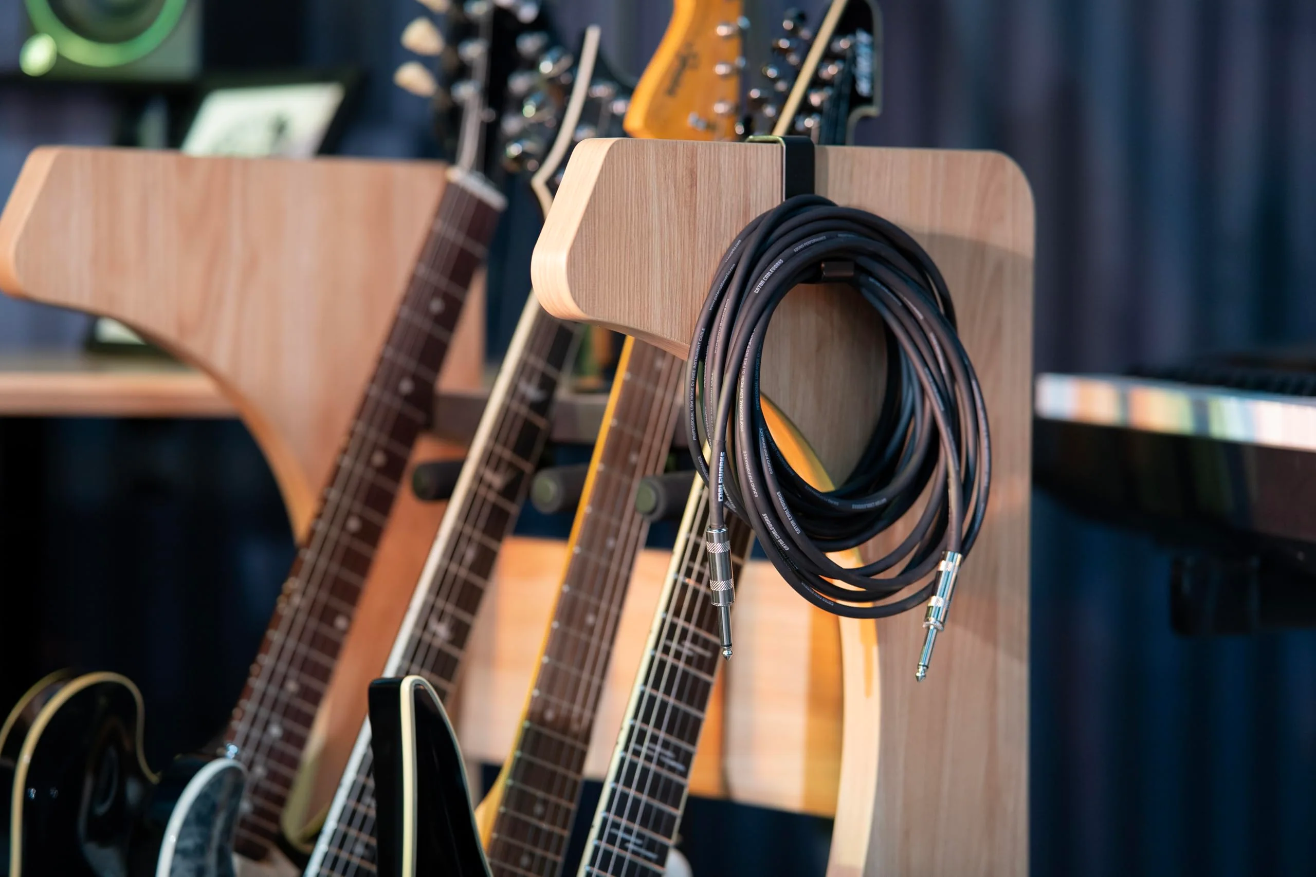 Cableworks by Gator Cases Backline Series 30 Ft Straight to Straight Guitar Instrument Cable (GCWB-INS-30) 30 Feet - Image 7