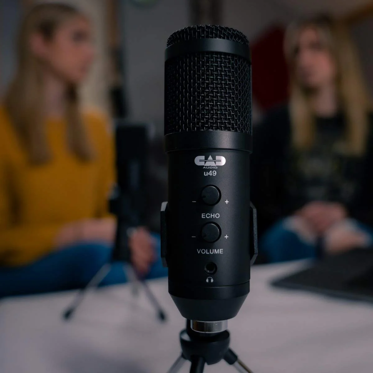 CAD Audio U49 USB Large Format Side Address Studio Microphone with Headphone Monitor and Echo,Black - Image 7
