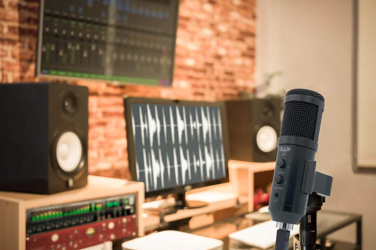 CAD Audio U49 USB Large Format Side Address Studio Microphone with Headphone Monitor and Echo,Black - Image 8