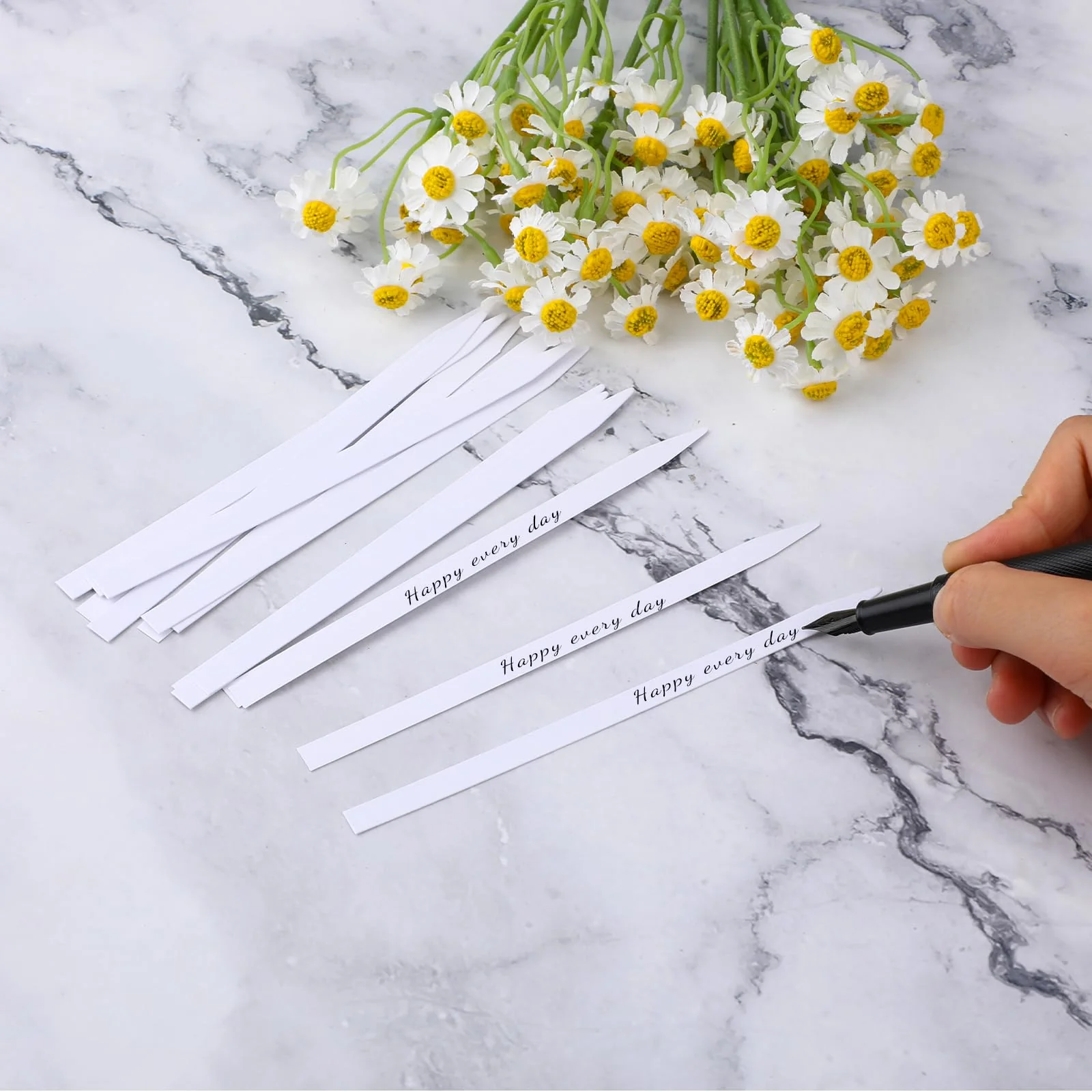 cobee Pack of 100 Perfume Test Strips, Fragrance Tester Strips, Disposable Perfume Test Strips, Perfume Tester Strips for Perfume, Fragrances, Fragrances, Essential Oils, Aromatherapy (Pointed Tip) Pointed tip - Image 6