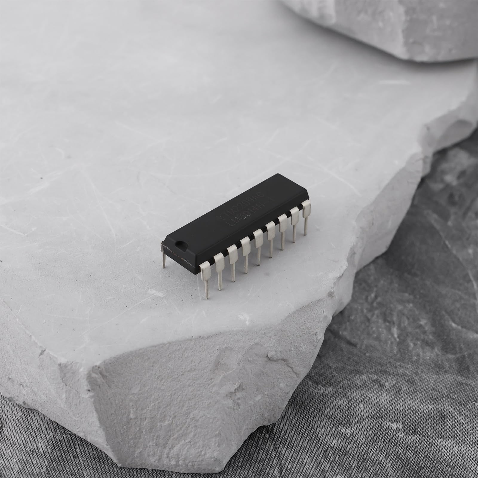 Create idea LM3914N-1 18-Pin LED Driver Display Driver for Lighting Lamp Pack of 10 - Image 5