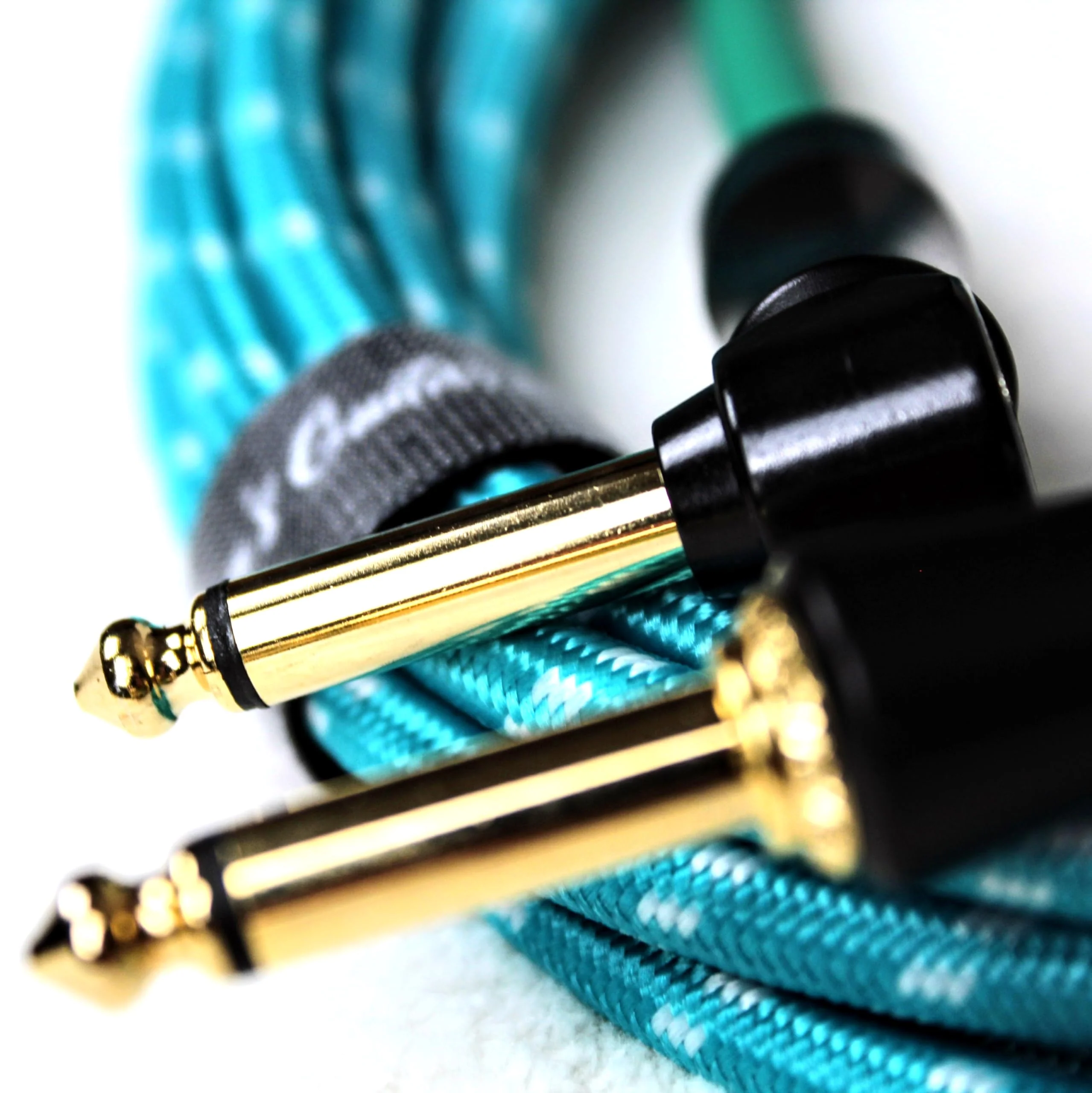 Dan's Guitar Store Instrument Cable (4.5m / 14ft Inline/Right-angle) 1/4 Jack 21AWG OFC 18k gold connector Self-silencing Precision Instrument Cable 4.5 Metre / 14 ft Inline / Right Angle - Image 4