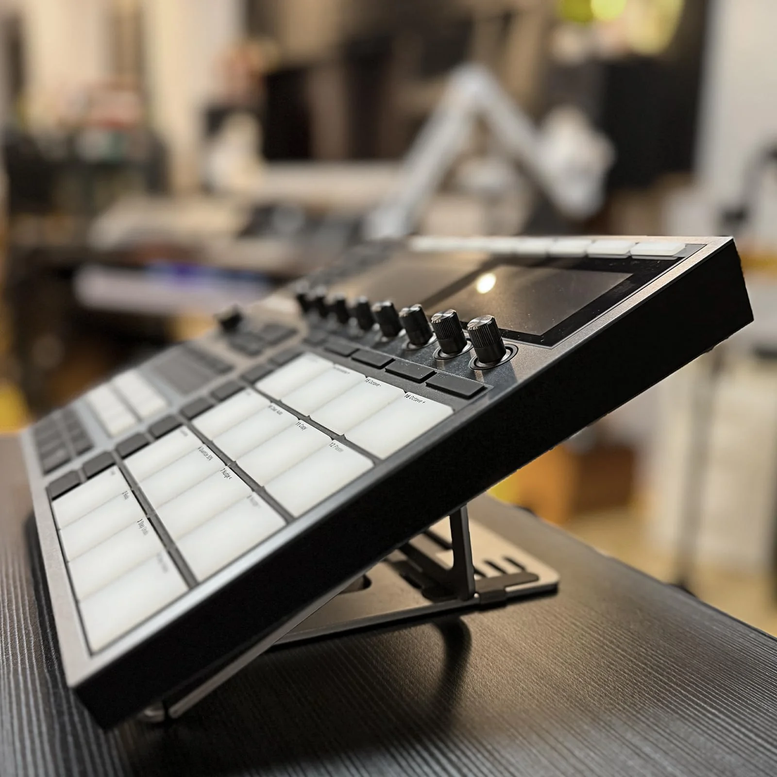 Drum Controller Foldable Stand Compatible with NI Maschine MK3,Ableton Push3, Akai MPC One+,MPC Live 3,Behringer Mixer lift adjustable,Solid Aluminum Portable Folding Stand for Home Studio - Image 6