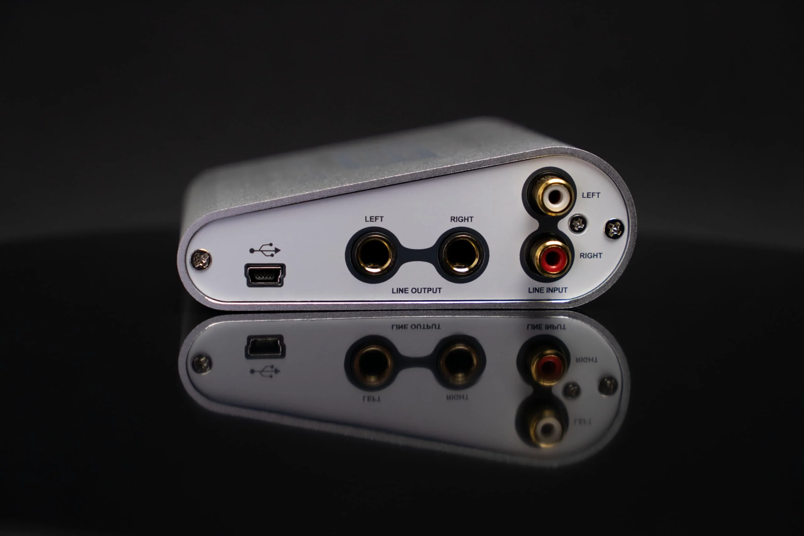 ESI MAYA22 | Professional USB Audio Interface for PC and Mac with XLR, RCA, and DI Inputs, Podcasting, and Streaming, Perfect for Guitarists and Vocalists, Music Production Software Included MAYA22 USB - Image 5