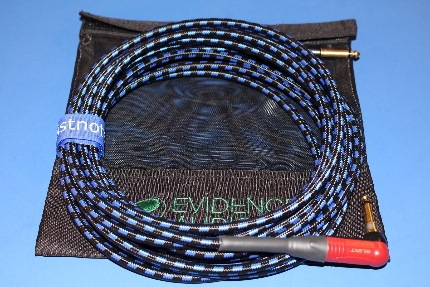 Evidence Audio Geistnote's Melody Instrument Cable with Neutrik Silent Plug and Gold Connectors 10 Ft (3 M) ~ Right Angle to Straight - Image 2