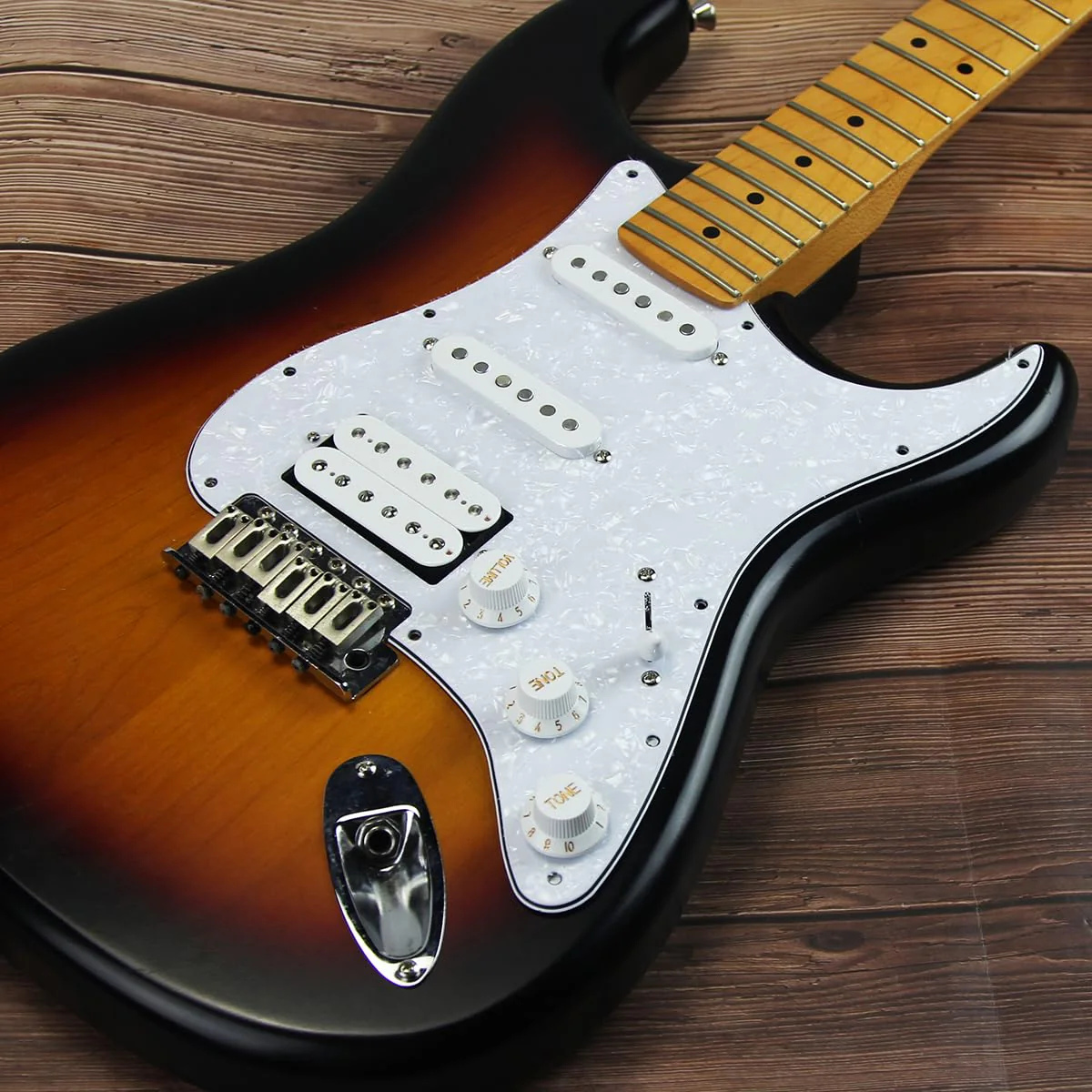 FLEOR Alnico 5 SSH Prewired Strat Pickguard Loaded Pickguard Humbucker Pickup Set, White Pearl - Image 4