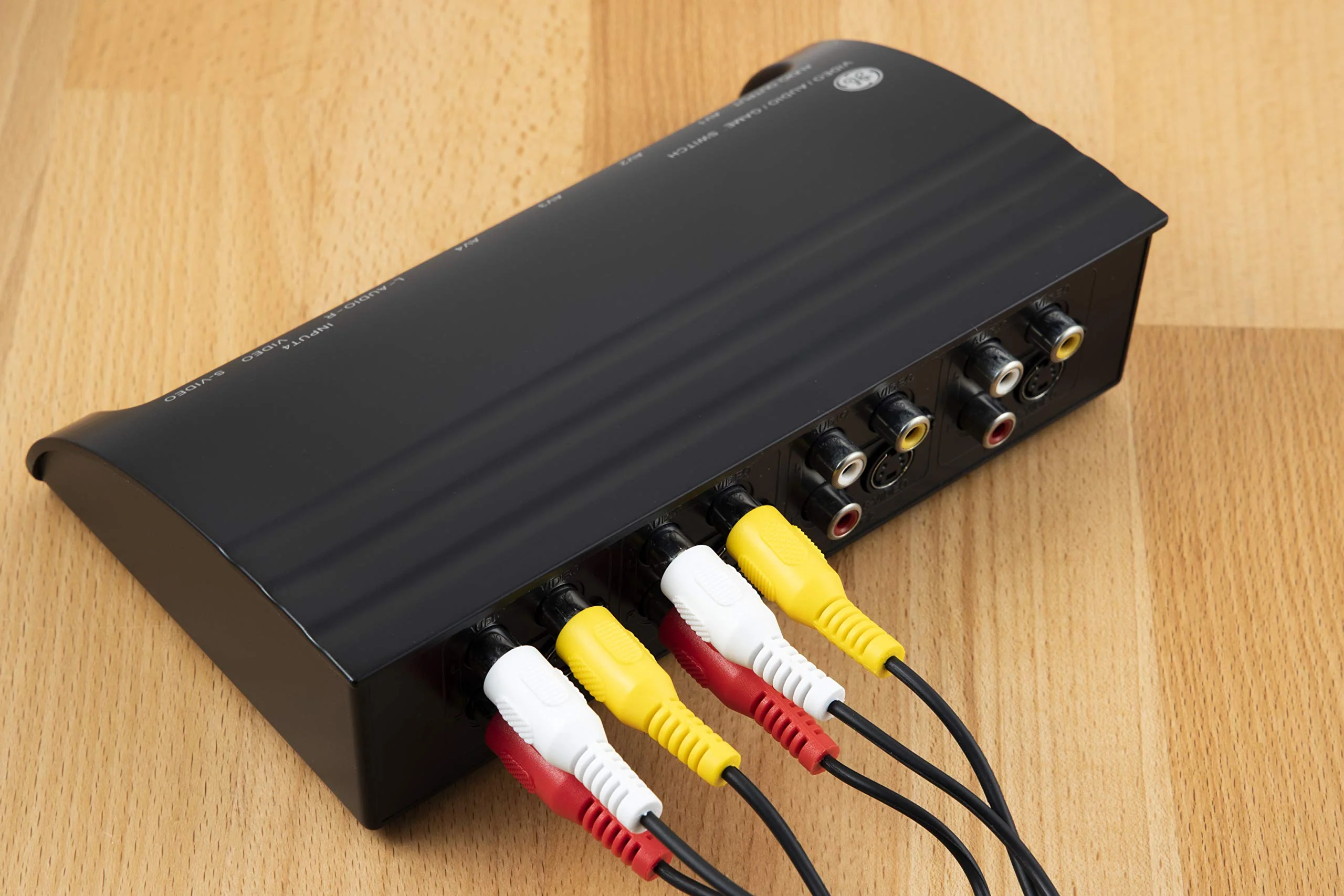 GE 4-Way RCA Switch AV Splitter Switch, for Connecting 4 RCA Output Devices to Your TV, S-Video Support, Audio/Video, Game Consoles, DVD, VCR, 38807 4 Way Splitter Switch - Image 5