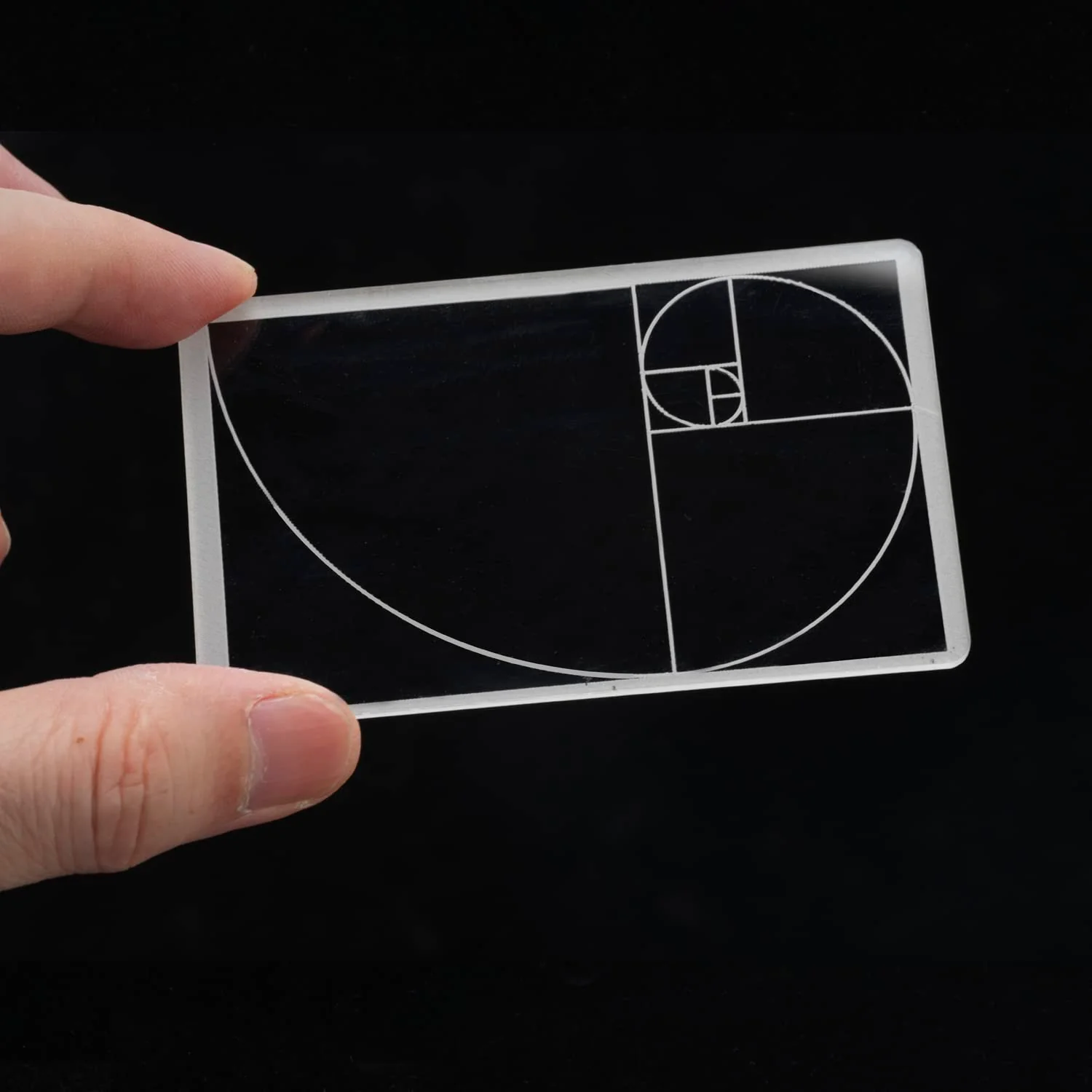 Golden Ratio Viewer,2 Pack Portable Fibonacci Composition View Finder,Photography Scale Viewing Tool,Credit Card Size 2 pack - Image 4