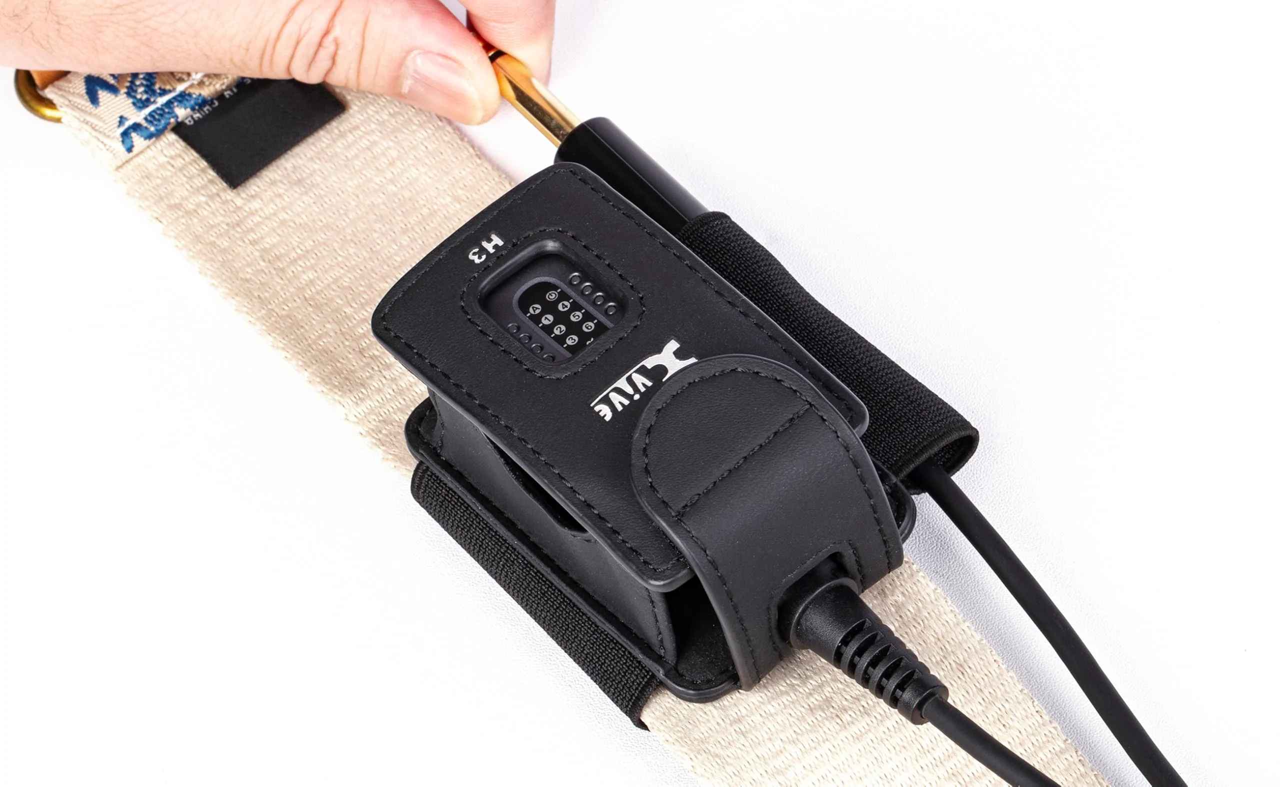 H3 Transmitter Holder for A58 and P58 Guitar Wireless Systems,with ¼” TS male to ¼” TS Female Adapter Black H3 holder - Image 6
