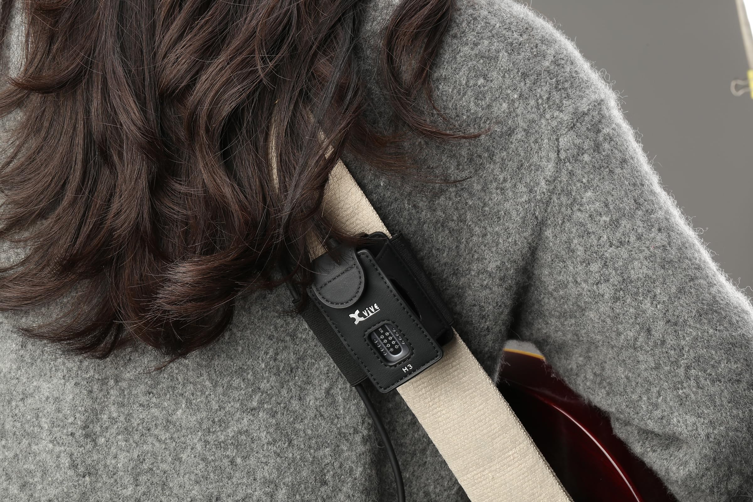 H3 Transmitter Holder for A58 and P58 Guitar Wireless Systems,with ¼” TS male to ¼” TS Female Adapter Black H3 holder - Image 7