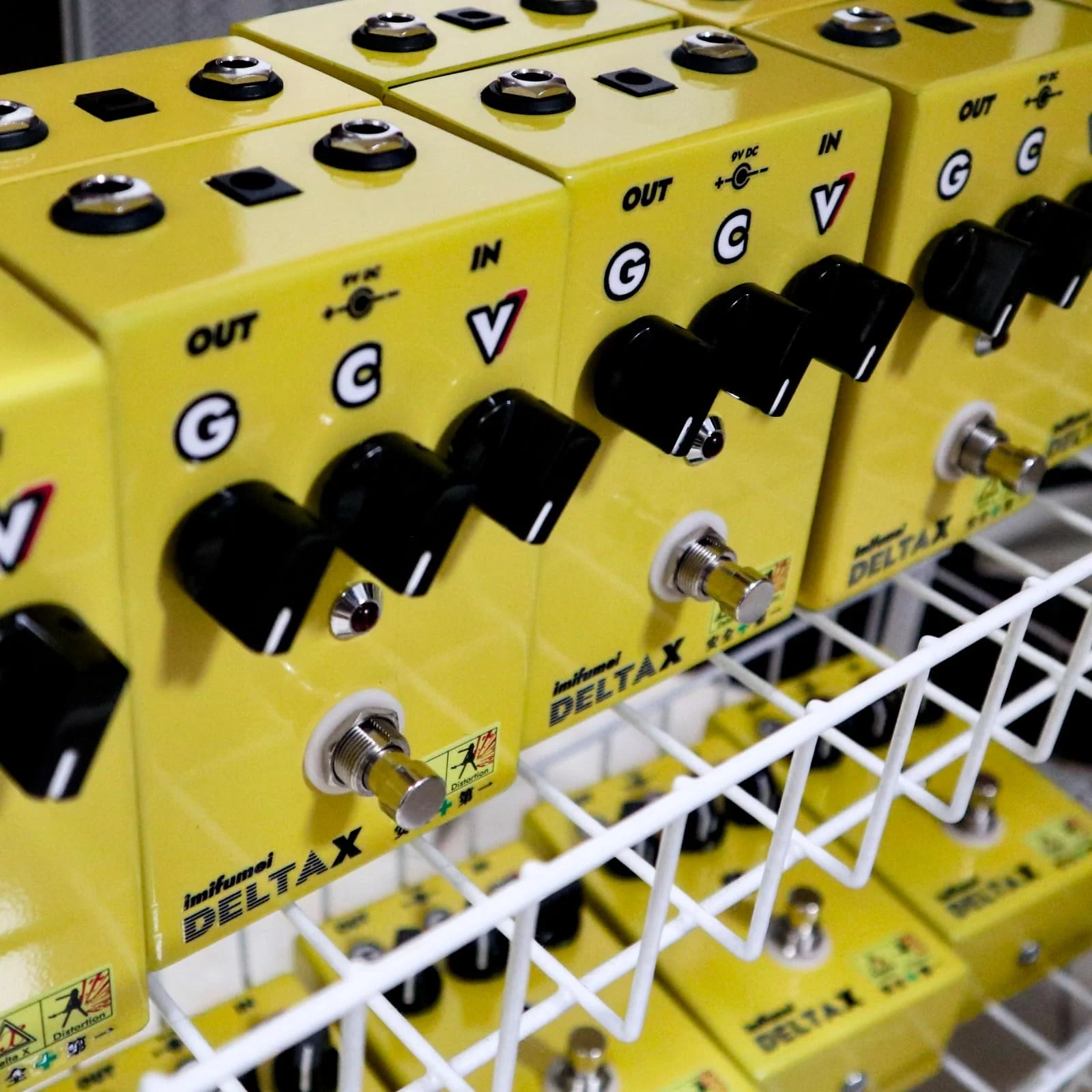 Hand-made distortion Guitar Pedal Distortion+ PEDAL True Bypass, DC 9V, Pedal for Electric Guitar yellow - Image 4