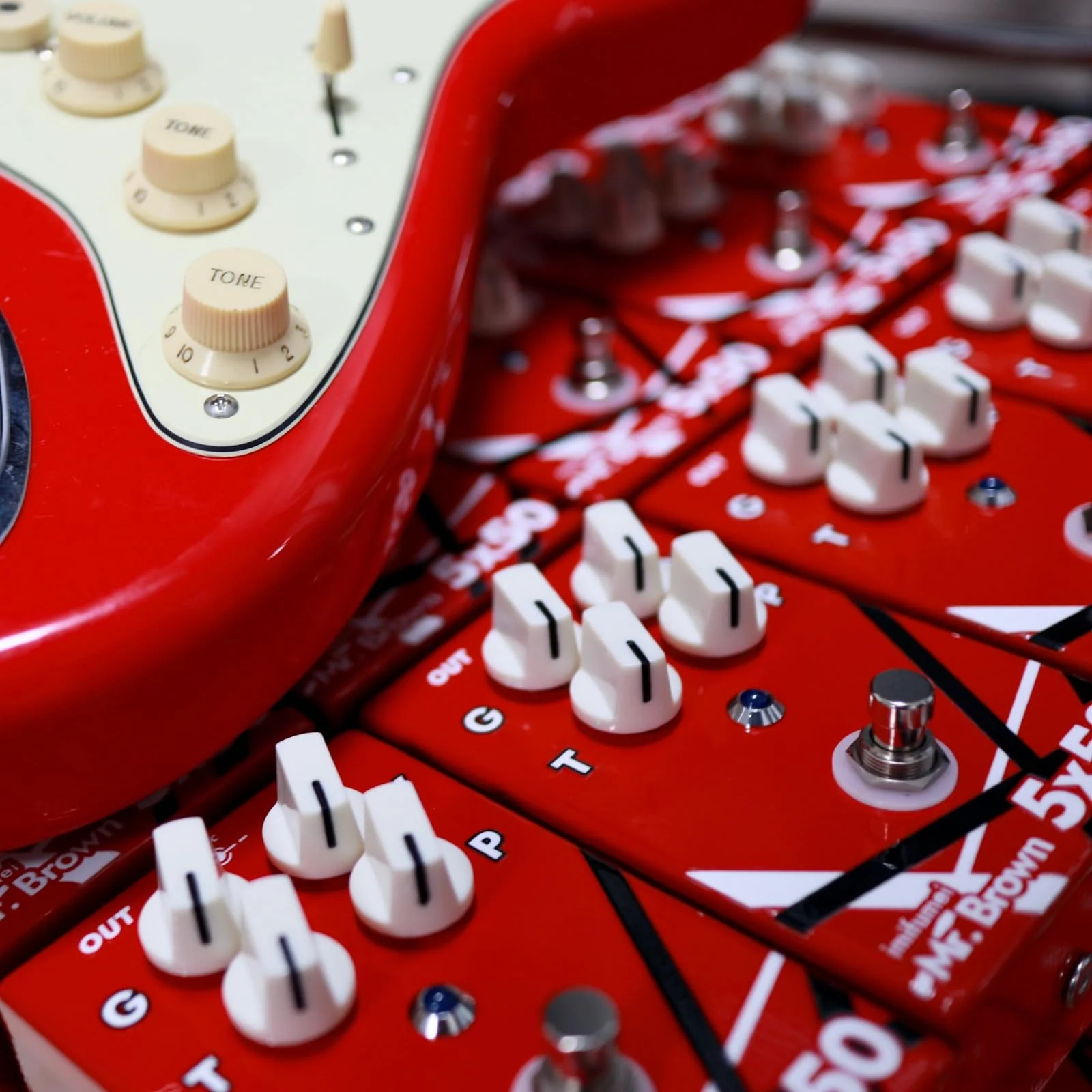 Hand-made distortion Pedal, classic High Gain distortion Guitar Pedal from Crunch to Heavy Metal, True Bypass, DC 9V, Pedal for Electric Guitar RED - Image 2