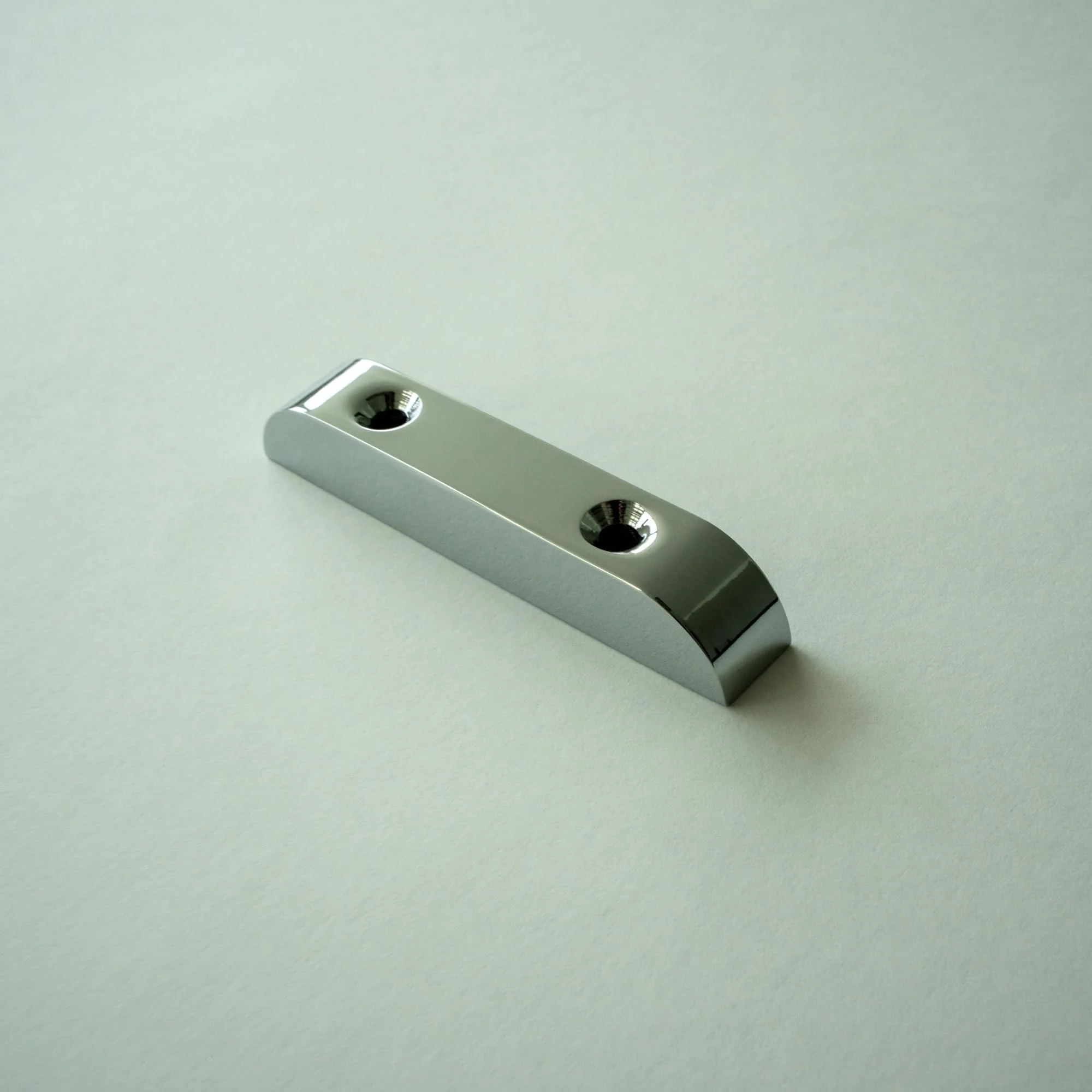 Hemiola Thumb Rest, Solid Metal Finger Rest Tug Bar for Bass Guitar, Chrome Finish, 1 Piece - Image 2