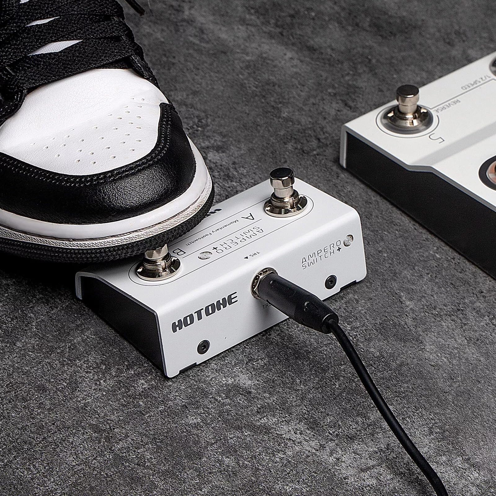 Hotone Ampero Switch+ FS-2 Dual Foot Switch - Image 7