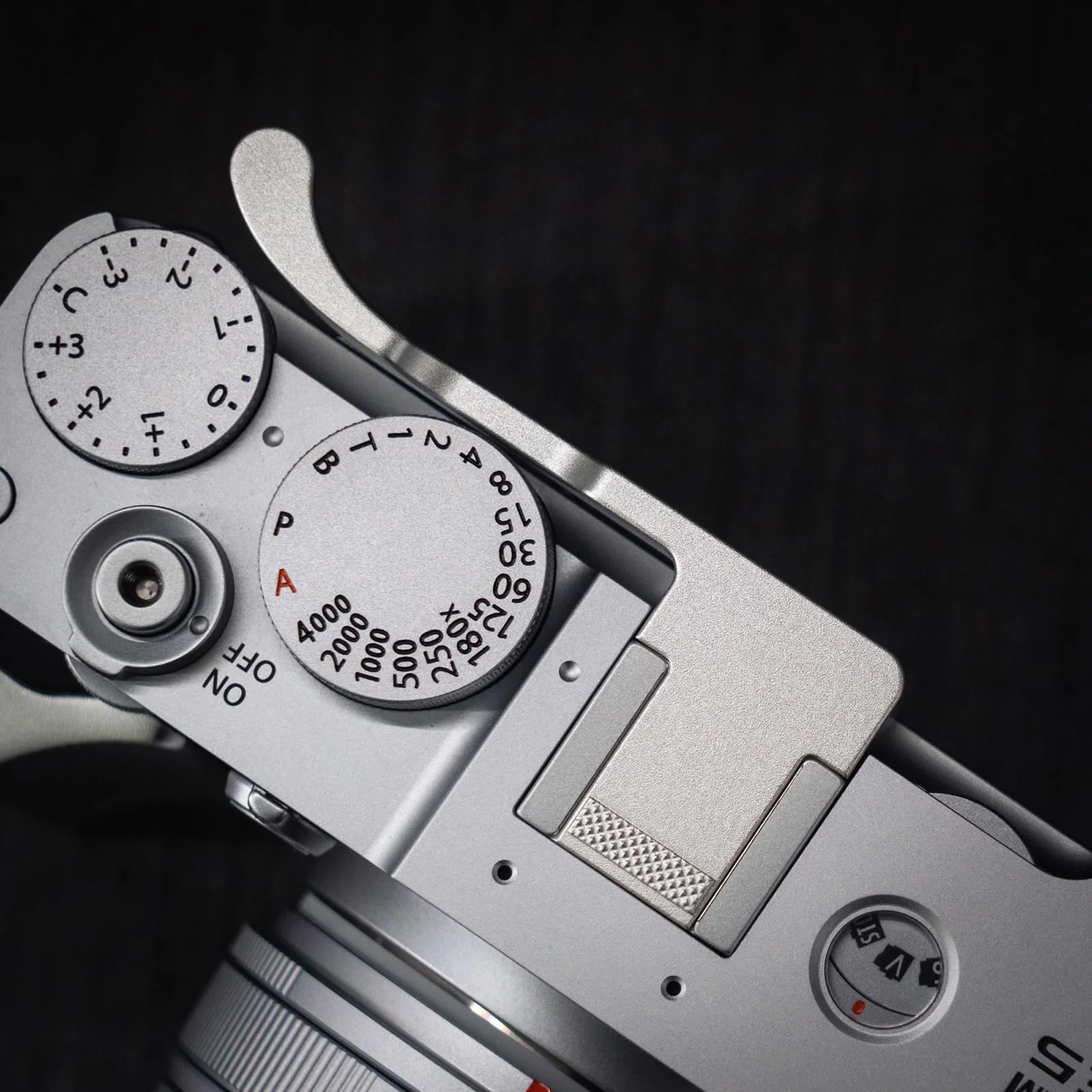 Iborrys Thumb Up Grip ， Compatible with Fujifilm Fuji X-E5 XE5 Camera, Hot Shoe Thumb Rest Support Grip ，Original all-aluminum retro diamond engraving technology | Improves shooting stability (Silver) Silver - Image 4
