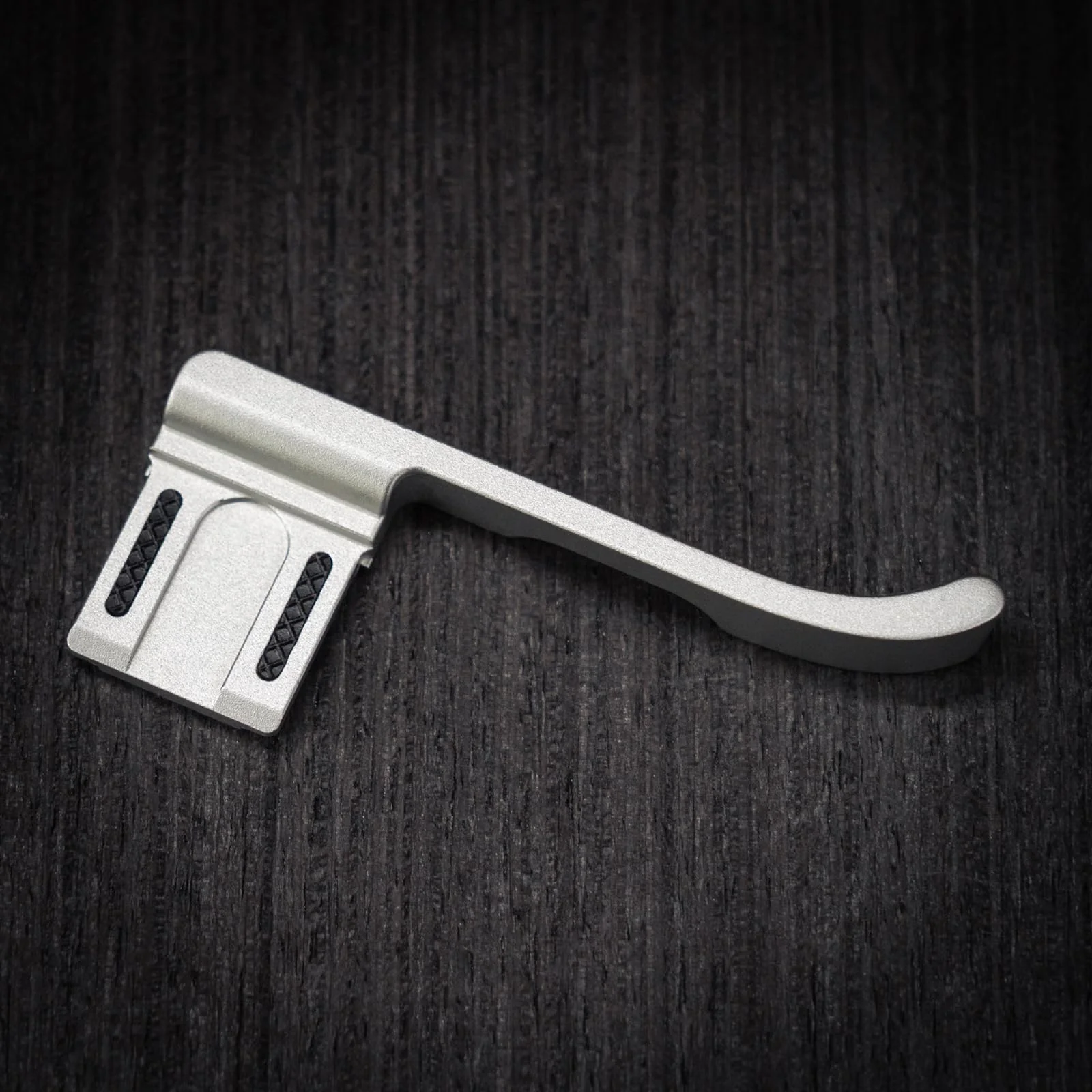 Iborrys Thumb Up Grip ， Compatible with Fujifilm Fuji X-E5 XE5 Camera, Hot Shoe Thumb Rest Support Grip ，Original all-aluminum retro diamond engraving technology | Improves shooting stability (Silver) Silver - Image 6