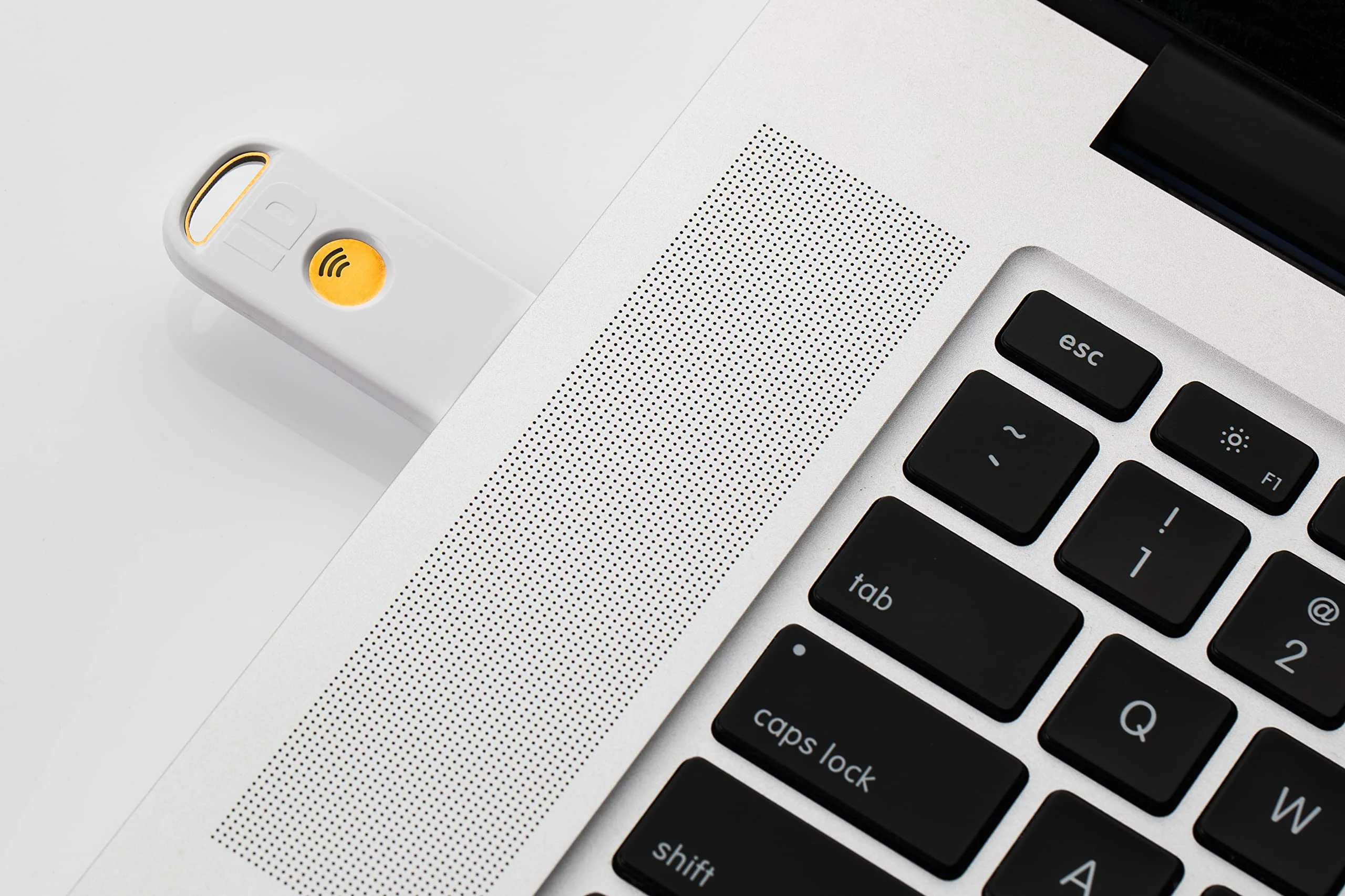 Identiv uTrust FIDO2 NFC+ Security Key USB-A (FIDO2, U2F, PIV, TOTP, HOTP, WebAuth) - Image 4