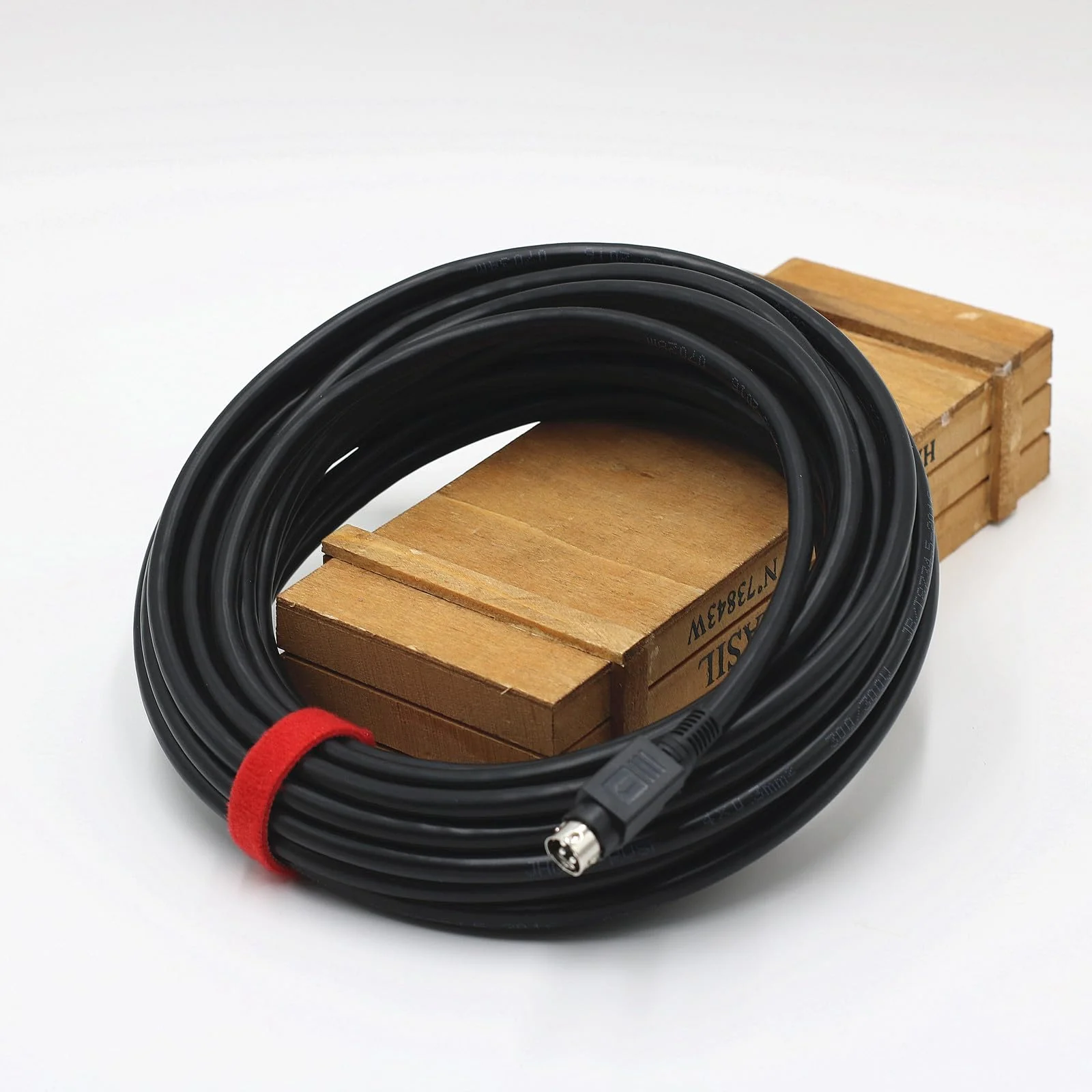 iK iLoud MTM Master-Slave Speaker Link Cable - 4-Pin Male to Male, High-Flexibility Pure Copper Audio Cable- Lossless Sound Transmission for Studio Monitors-5.65ft/9.84ft/16.4ft/32.8ft (32.8ft) 32.8ft - Image 4