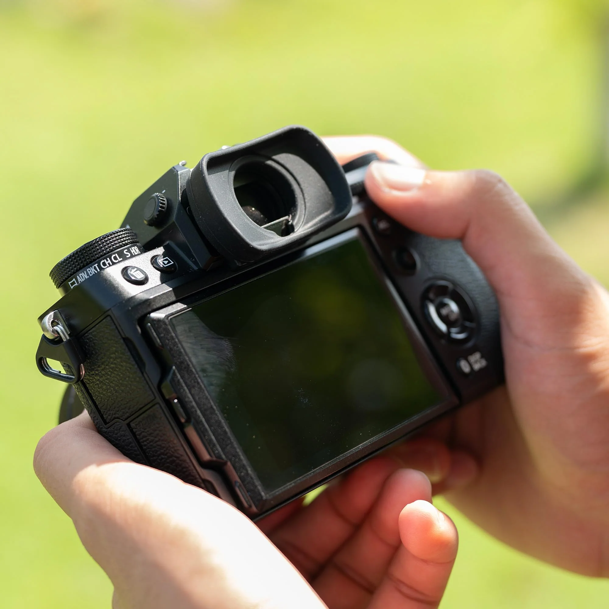 JJC Viewfinder Eyecup Eyepiece for Fuji Fujifilm X-T5 X-T4 X-T3 X-T2 X-T1 X-H1 X-H2 X-H2S GFX 100 GFX 100S GFX 50S and GFX 50S II Camera, Replaces Fuji Fujifilm EC-XT L Eyepiece Fuji EC-XT L Eyecup Replacement - Image 7