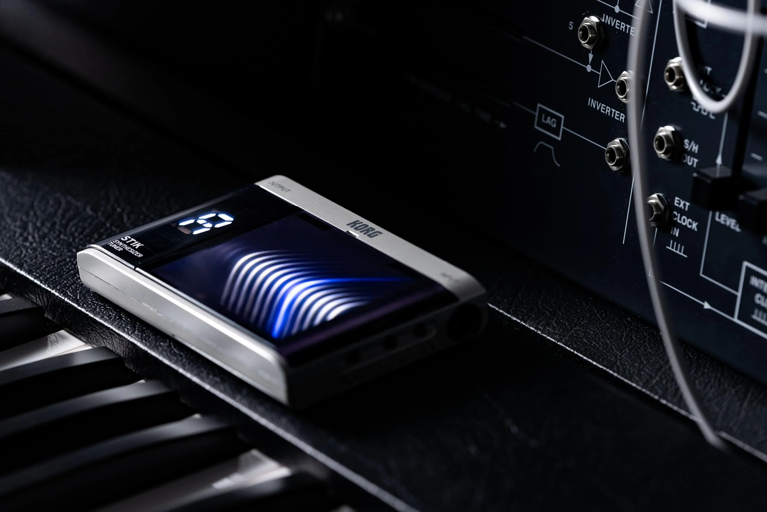 Korg ST1K Tuner for Analog and Modular Synthesizers w/ 3D Visual Meter and Optimized Circuitry - Image 6