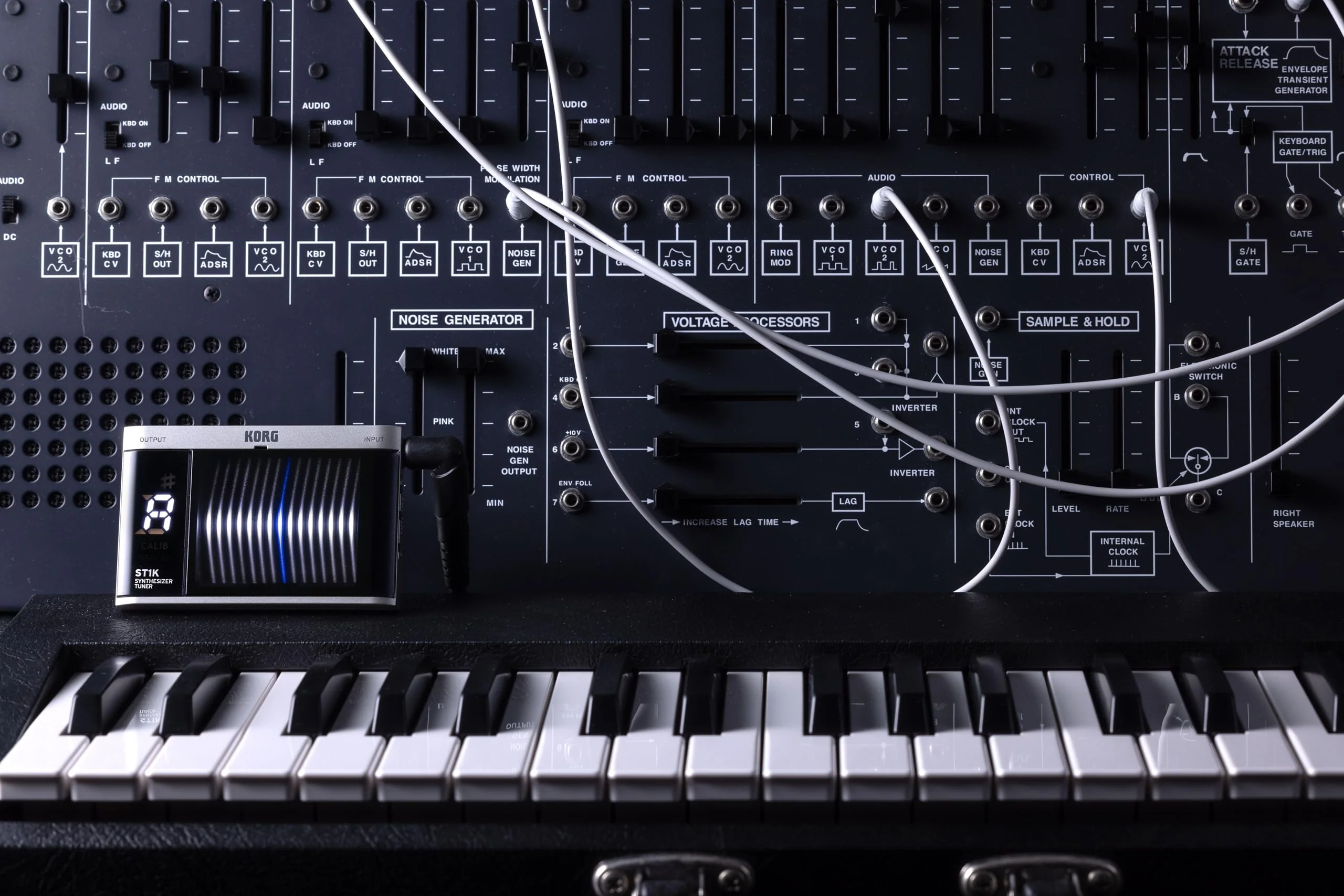 Korg ST1K Tuner for Analog and Modular Synthesizers w/ 3D Visual Meter and Optimized Circuitry - Image 8