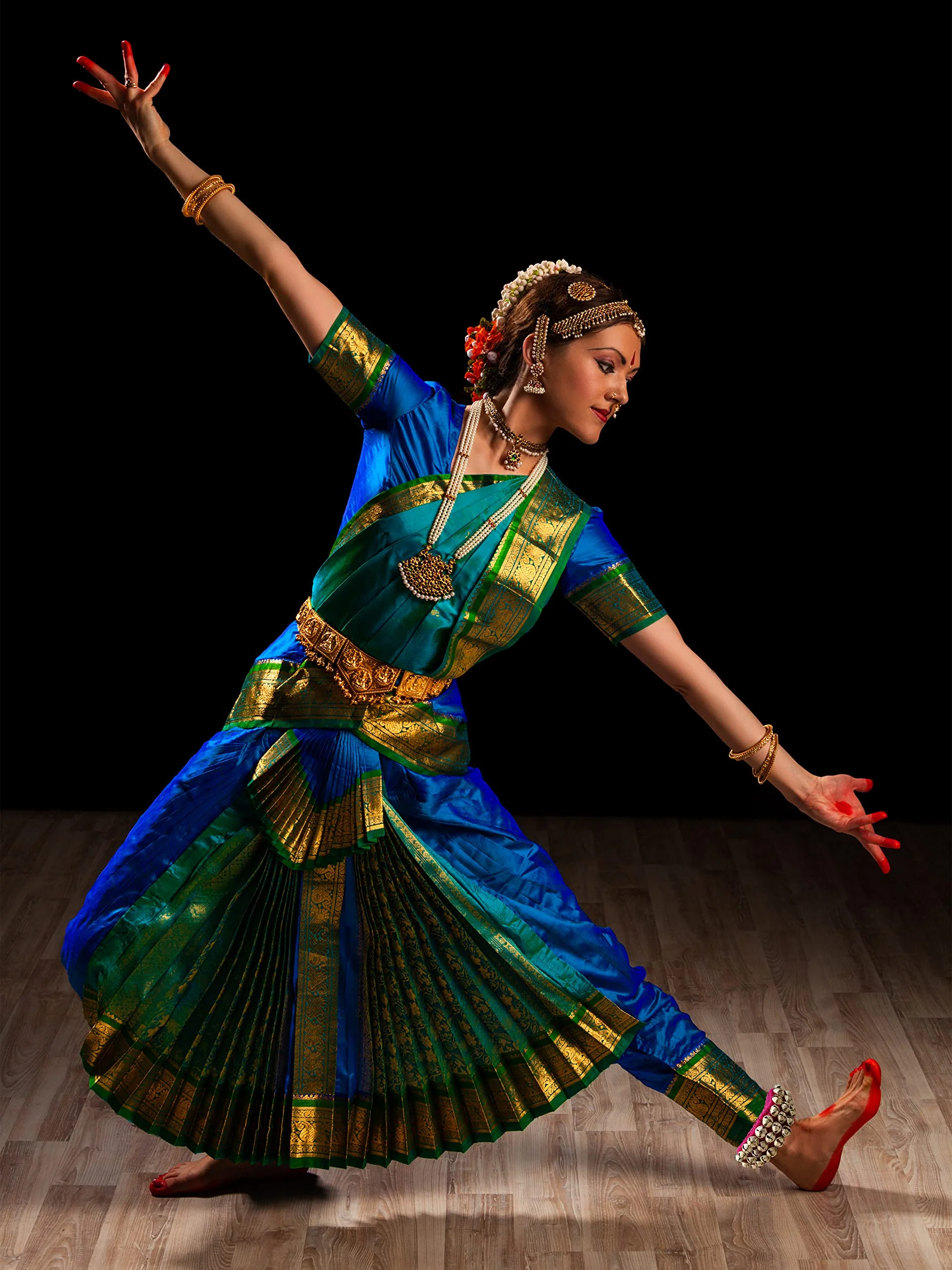 MBI Ankle bells Bharatnatyam Ghungroo and kathak dancing Anklet (Ghungroo) |Musical Instrument Dancing gear| Indian Classical Dancers Anklet (Purple Padded 3 Row with 60 Bells) Purple - Image 3