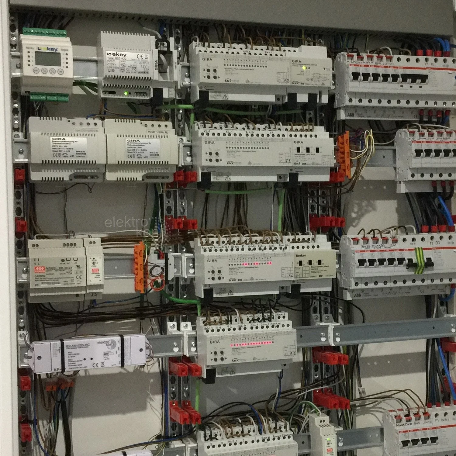 Mean Well HDR-60-12 DIN Rail Power Supply DIN-Rail 12 VDC 4.5 A 54 Watt - Image 6