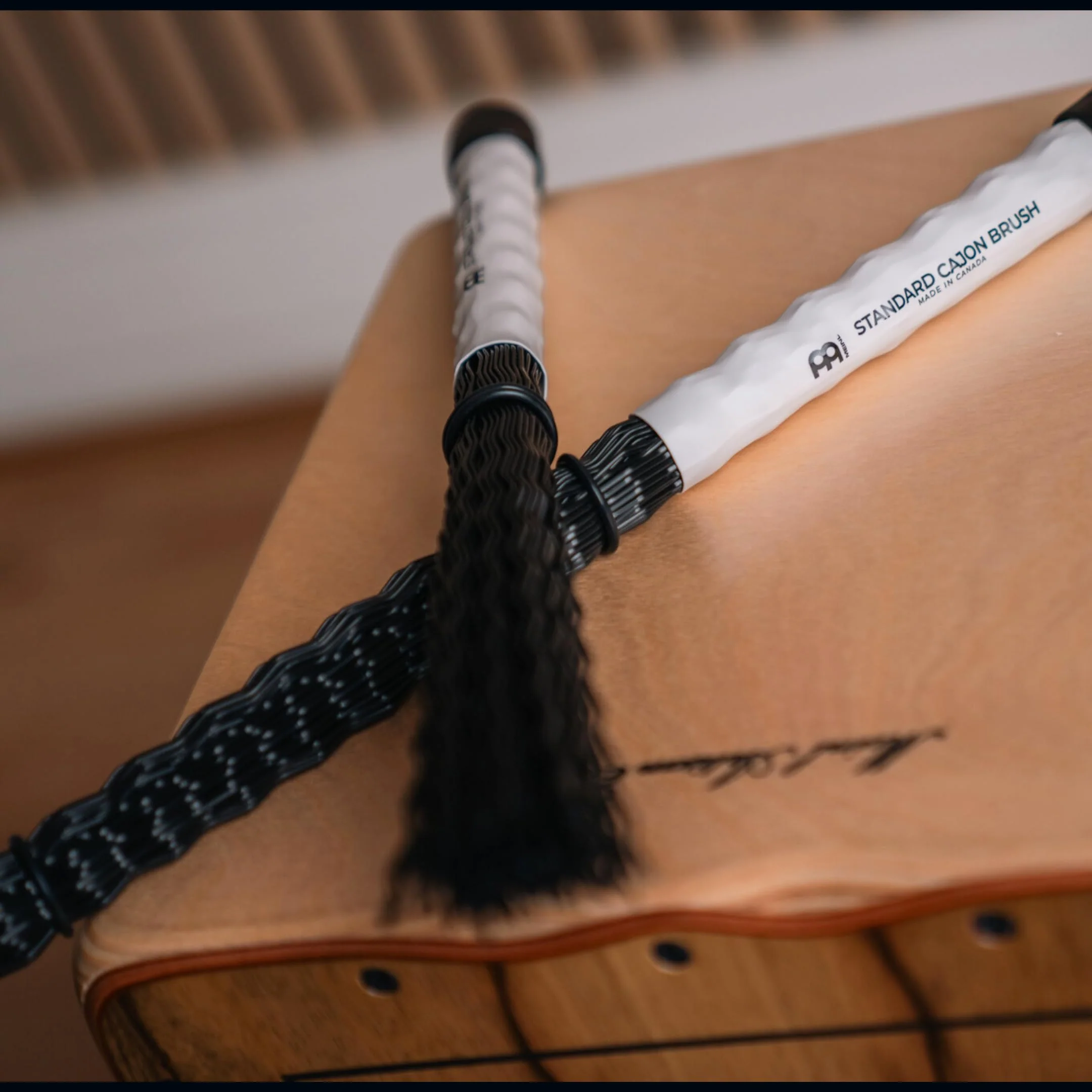 Meinl Stick & Brush Cajon Brush with Nylon Dowels and Adjustable Rings, Black, Standard (SB305) - Image 7