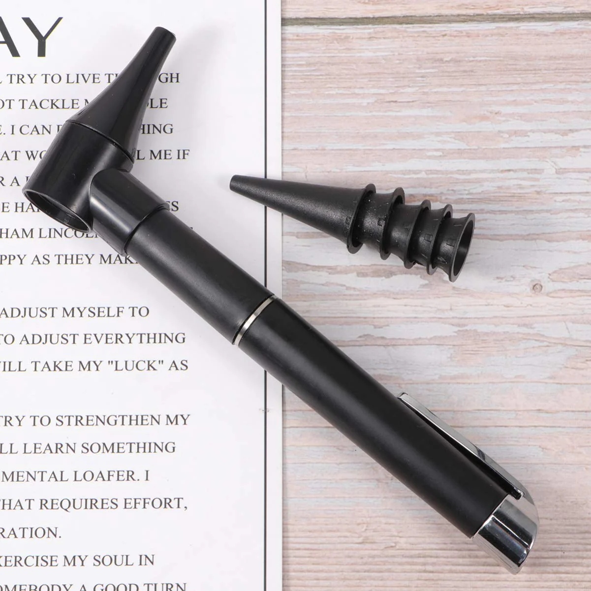 Mini Ear Otoscope Kit 4X Magnification Ear Circumference Portable Ear Sky Otoscope Testing Ear Nose Infection Detector for Students Nurses Home Use without Battery - Image 5