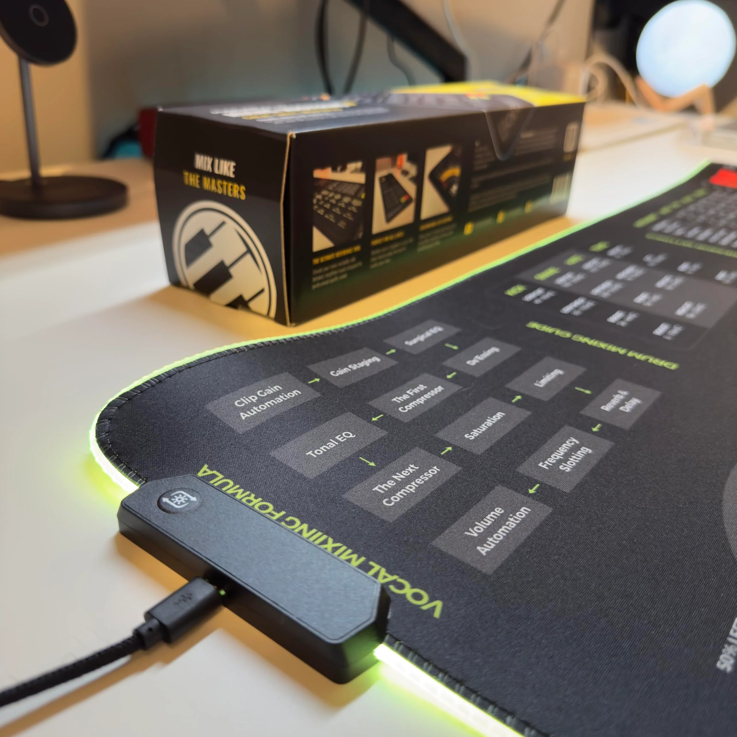Mixing & Mastering Cheat Sheet Mousepad – 35×25cm (13.8"x9.8") & 80×30cm (31.5"x11.8") – Studio Desk Mat for Music Producers, DJs & Engineers – LED Version Available XXL with LED (800x300mm) - Image 5
