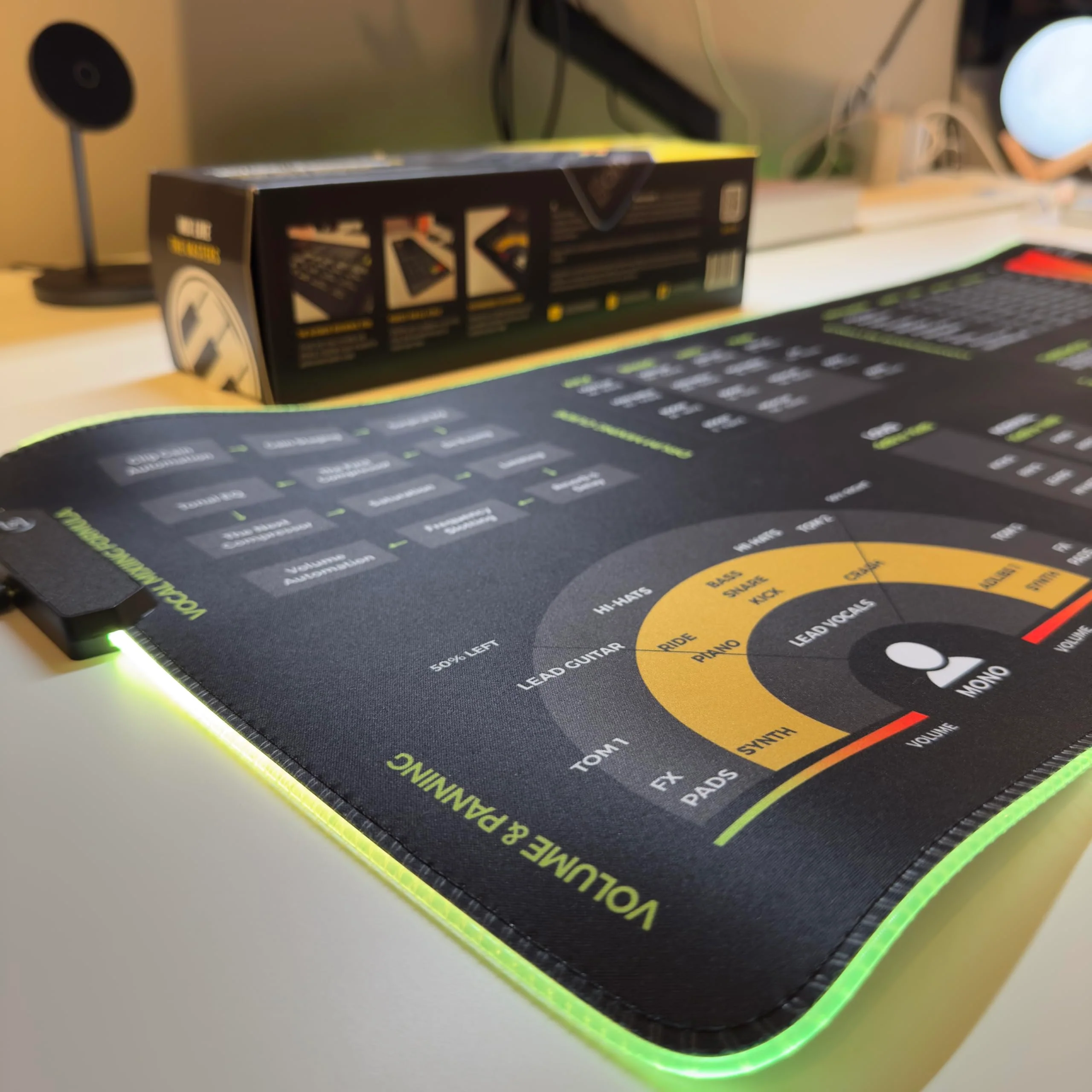 Mixing & Mastering Cheat Sheet Mousepad – 35×25cm (13.8"x9.8") & 80×30cm (31.5"x11.8") – Studio Desk Mat for Music Producers, DJs & Engineers – LED Version Available XXL with LED (800x300mm) - Image 6