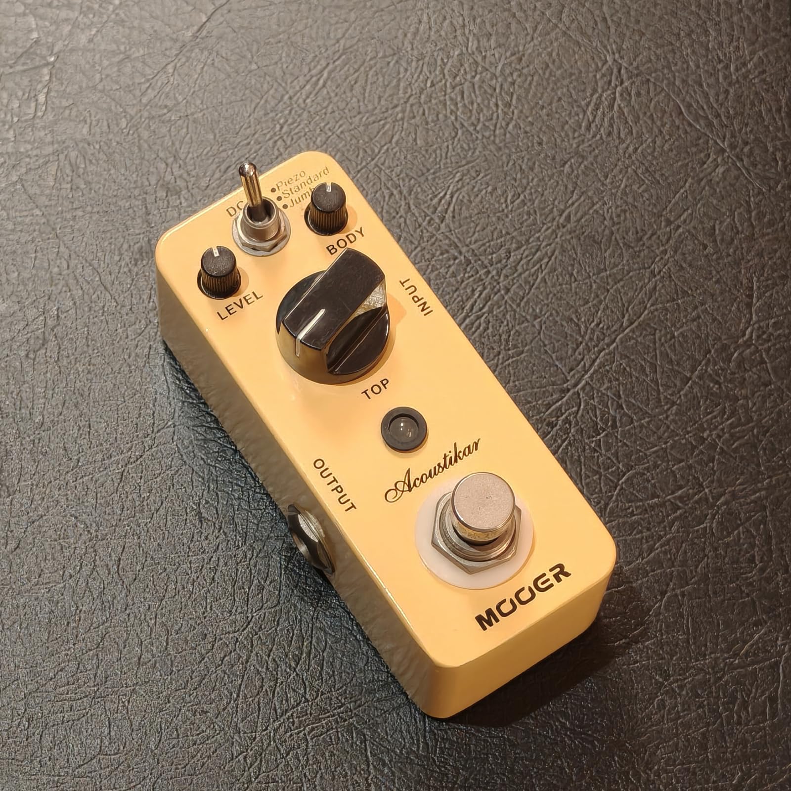 MOOER Acoustikar Acoustic Guitar Pedal Simulator Pedal, 3 Modes Piezo/Standard/Jumbo, Nature and Smooth Acoustic Guitar Sound - Image 4