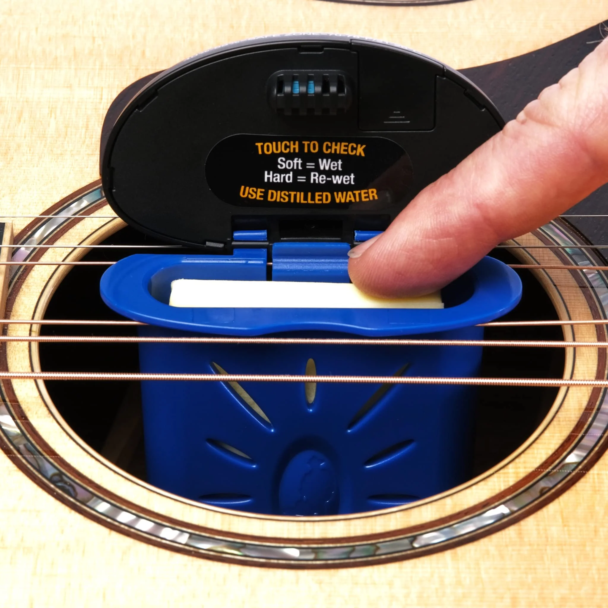 MusicNomad (MN311) The Humitar ONE-Acoustic Guitar Humidifier & Hygrometer - Image 3
